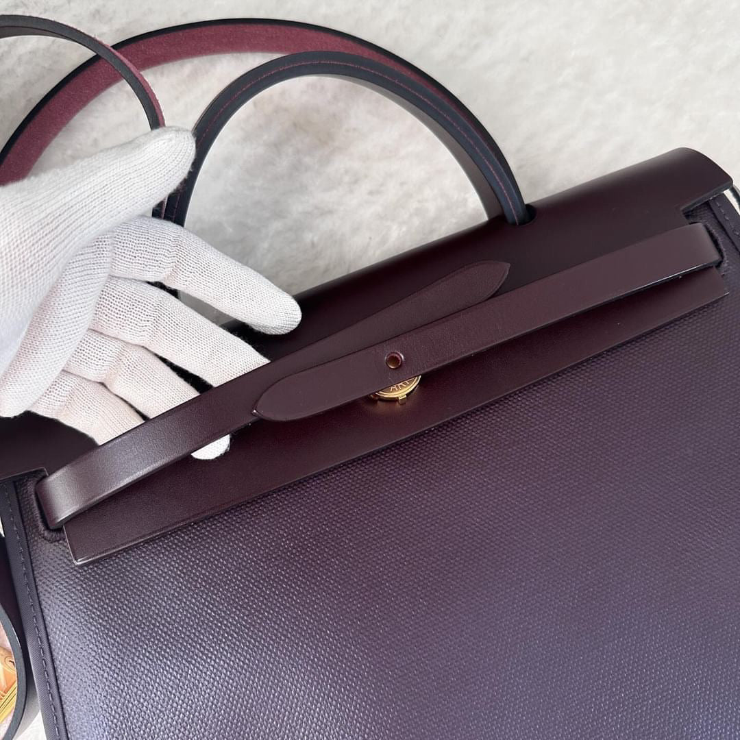 Hermes herbag 31 Rouge Sellier Vache Hunter Coated Toile GHW ST:Z