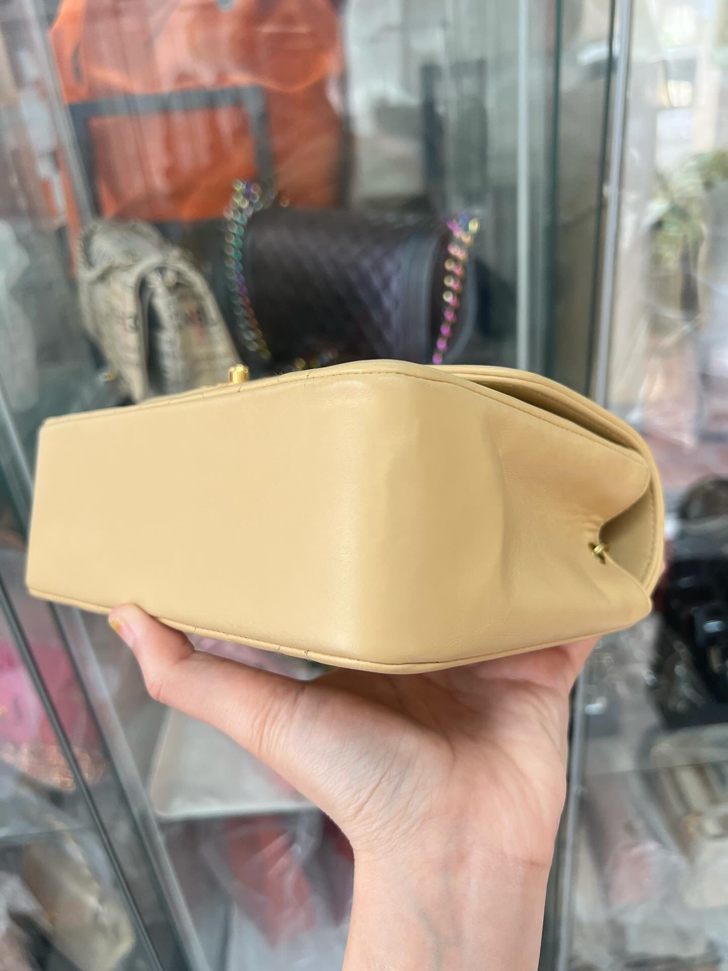 Chanel vintage small Diana beige lambskin