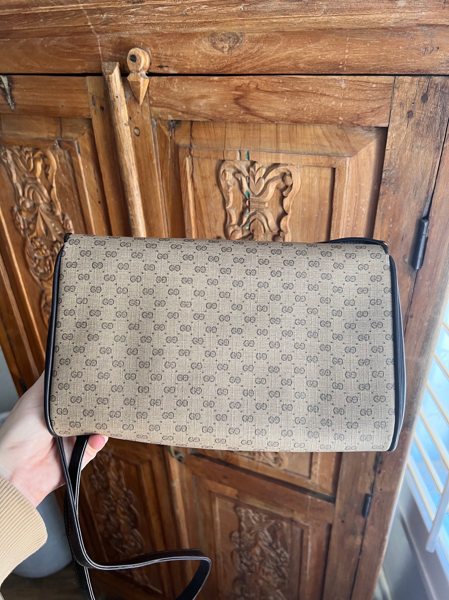 Vintage Gucci GG envelope crossbody shoulder bag partial payment
