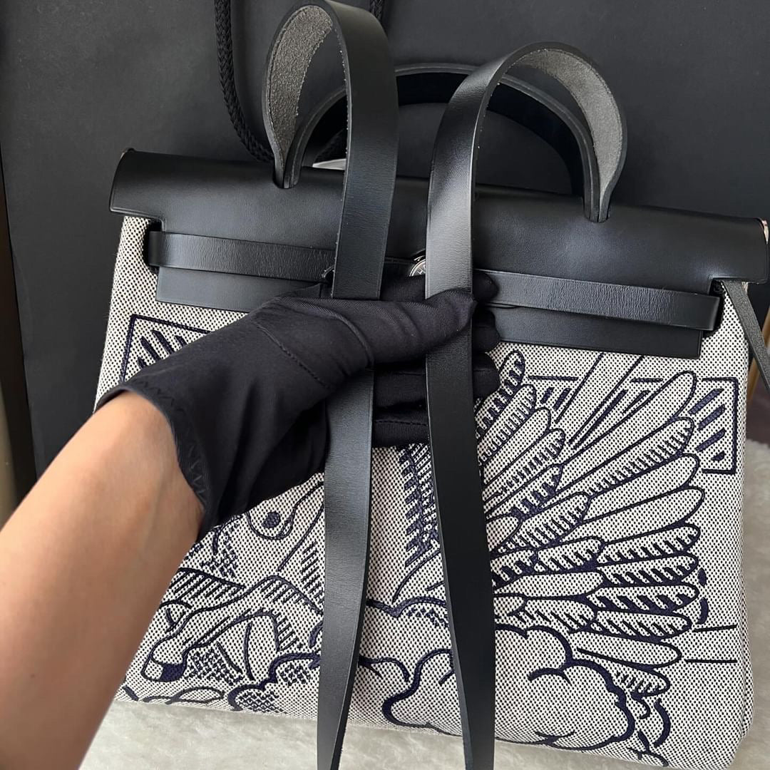Hermes Herbag Zip PM 31 Limited
Noir