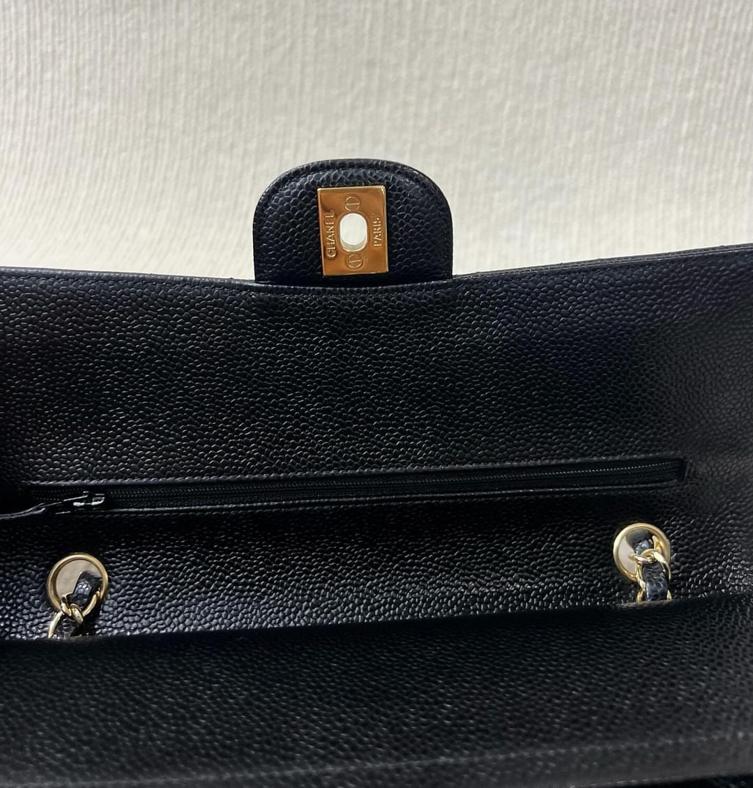 Chanel black caviar medium classic flap GHW