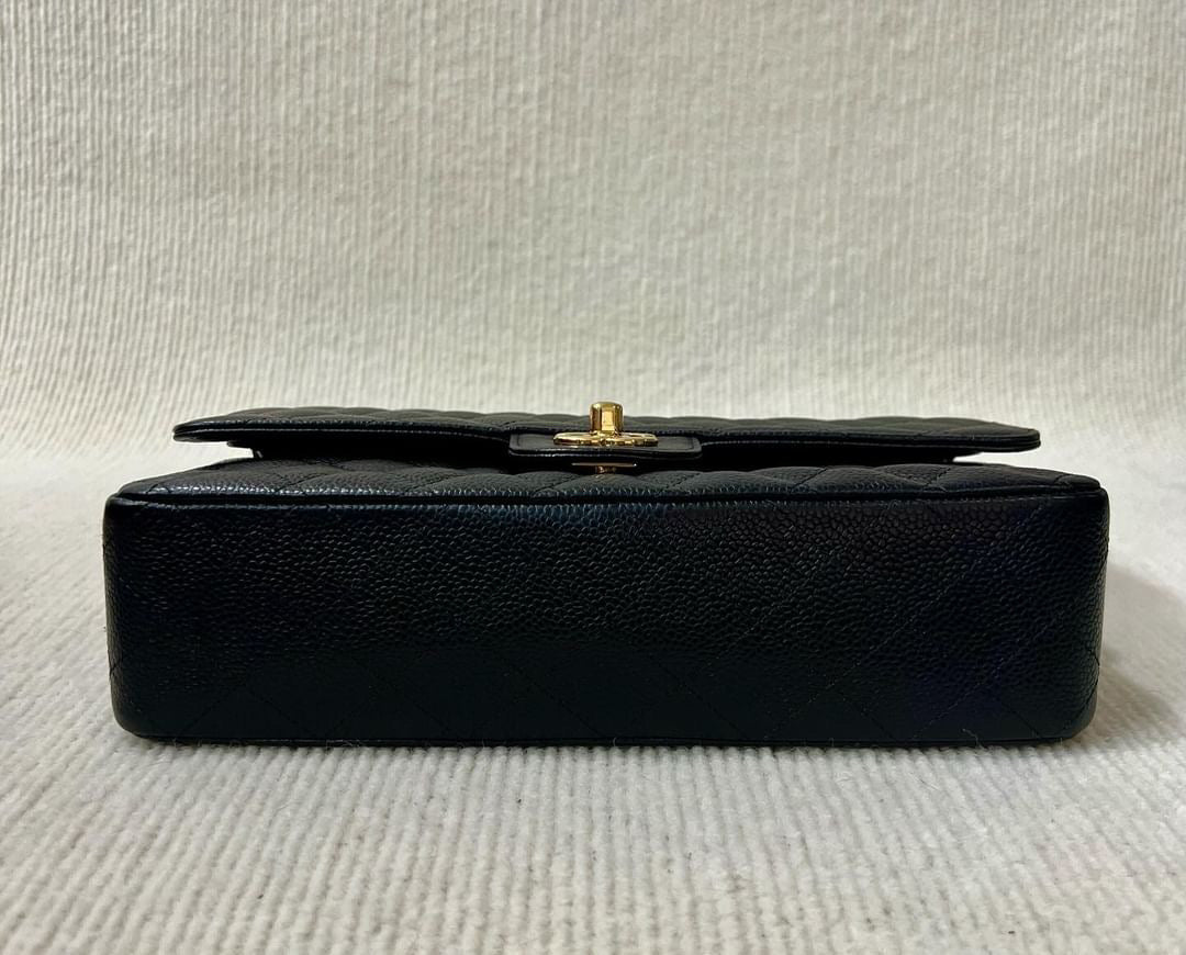 Chanel black caviar medium classic flap GHW