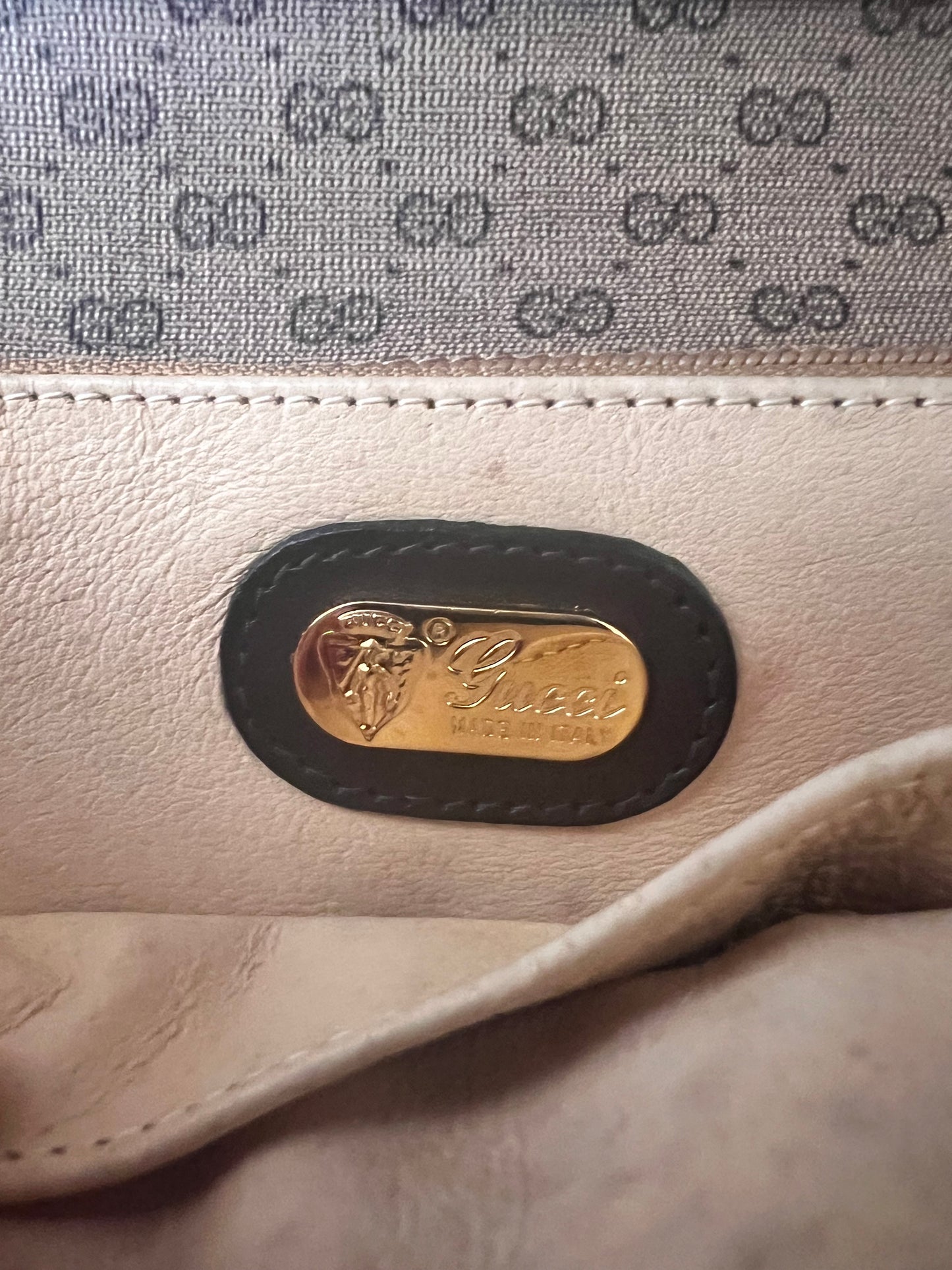 Vintage Gucci GG envelope crossbody shoulder bag partial payment