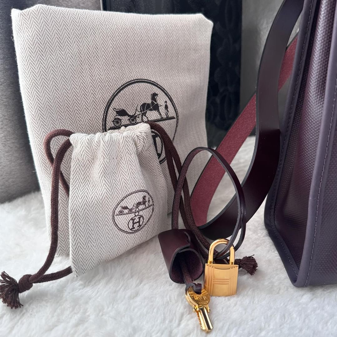 Hermes herbag 31 Rouge Sellier Vache Hunter Coated Toile GHW ST:Z