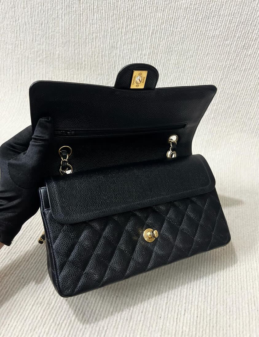 Chanel black caviar medium classic flap GHW