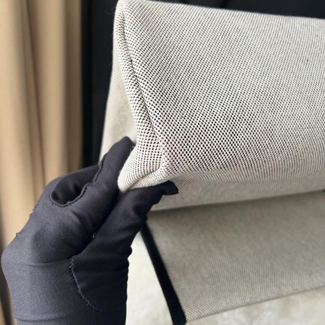 Hermes Herbag Zip PM 31 Limited
Noir