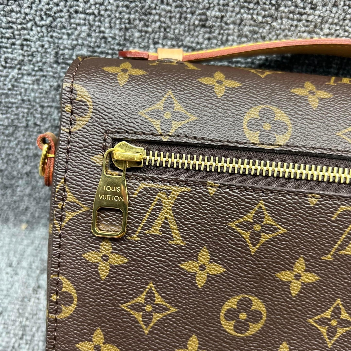 Louis Vuitton monogram pochette Métis bag