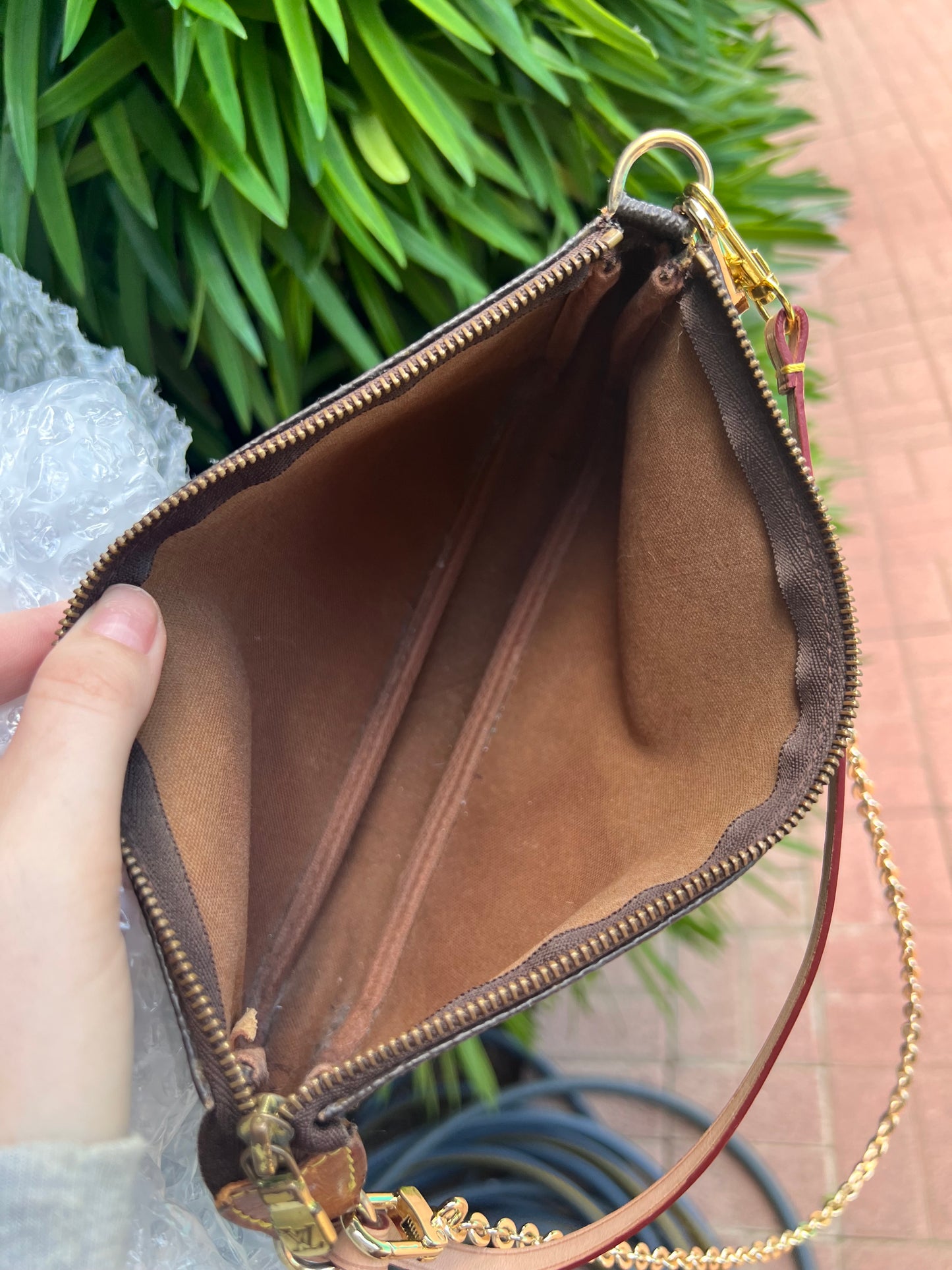 Louis Vuitton monogram vintage pochette accessories