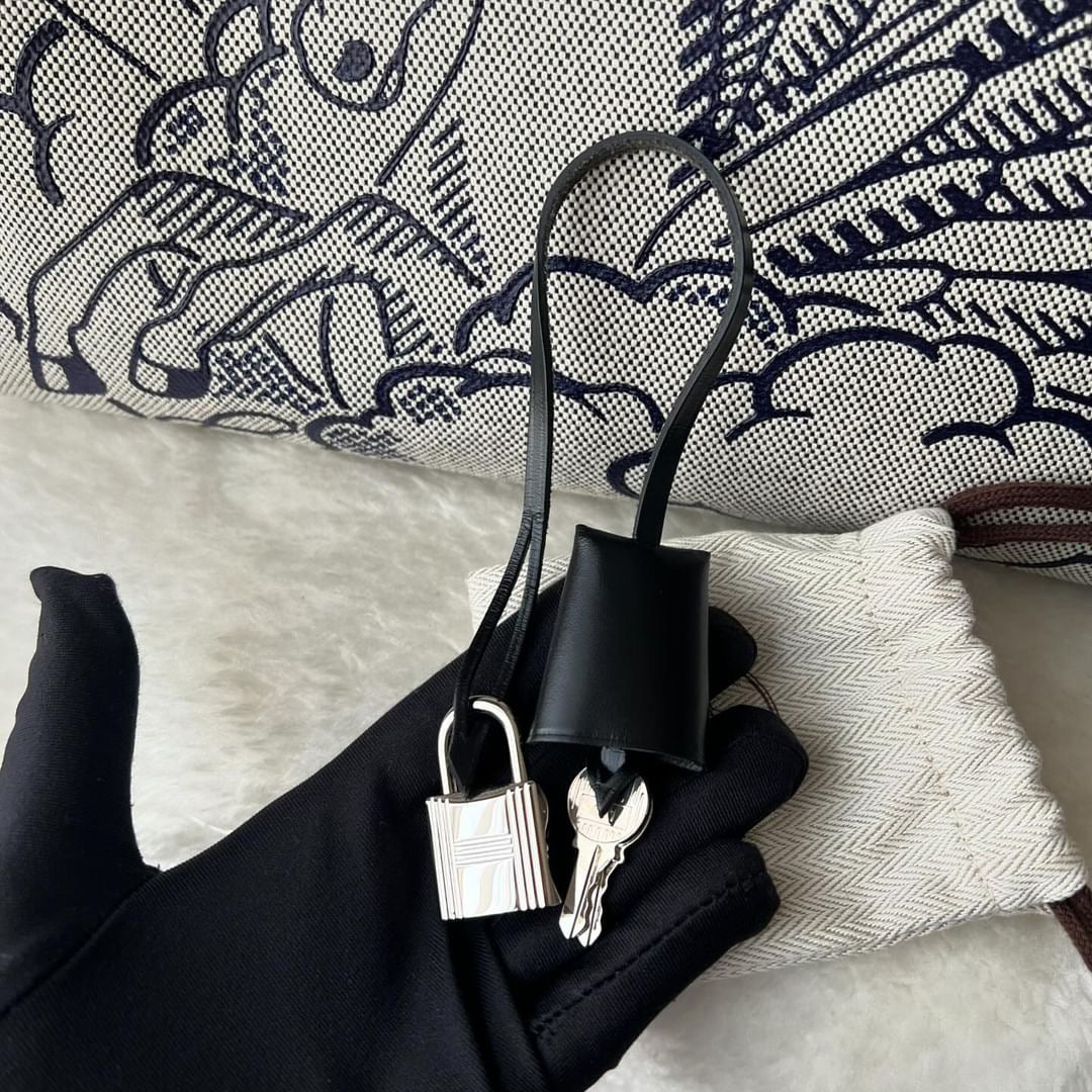 Hermes Herbag Zip PM 31 Limited
Noir
