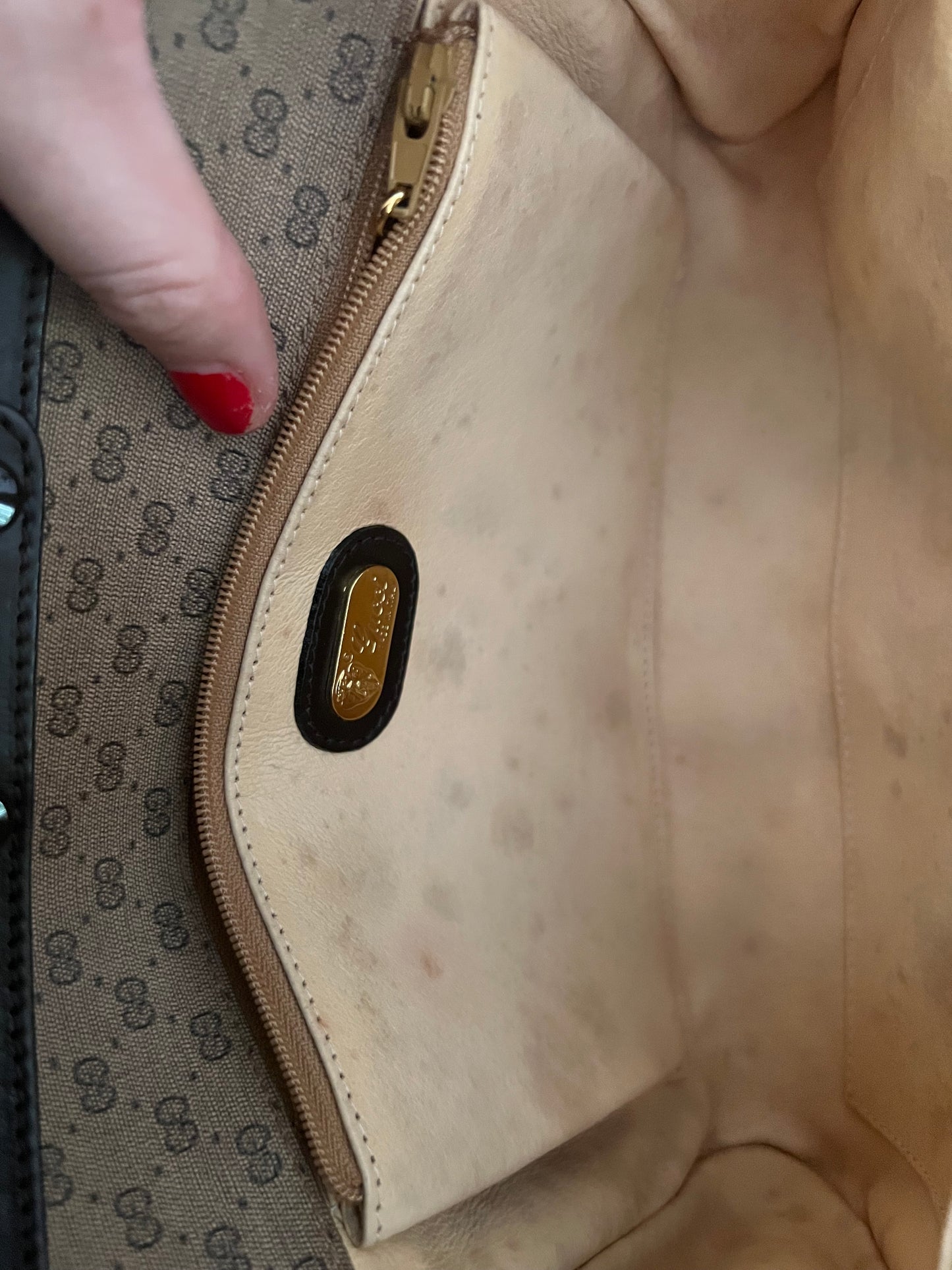 Vintage Gucci GG envelope crossbody shoulder bag partial payment