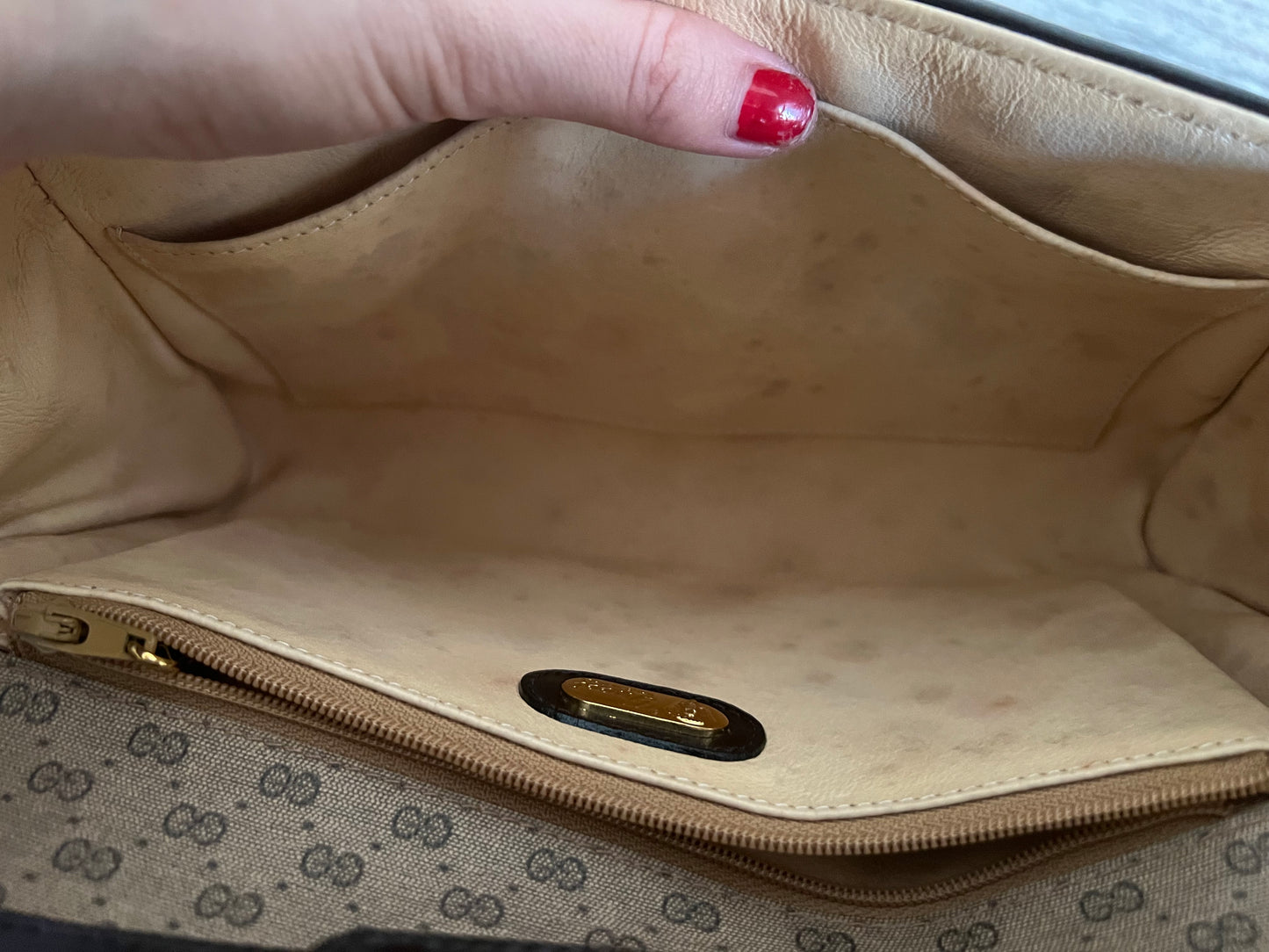 Vintage Gucci GG envelope crossbody shoulder bag partial payment