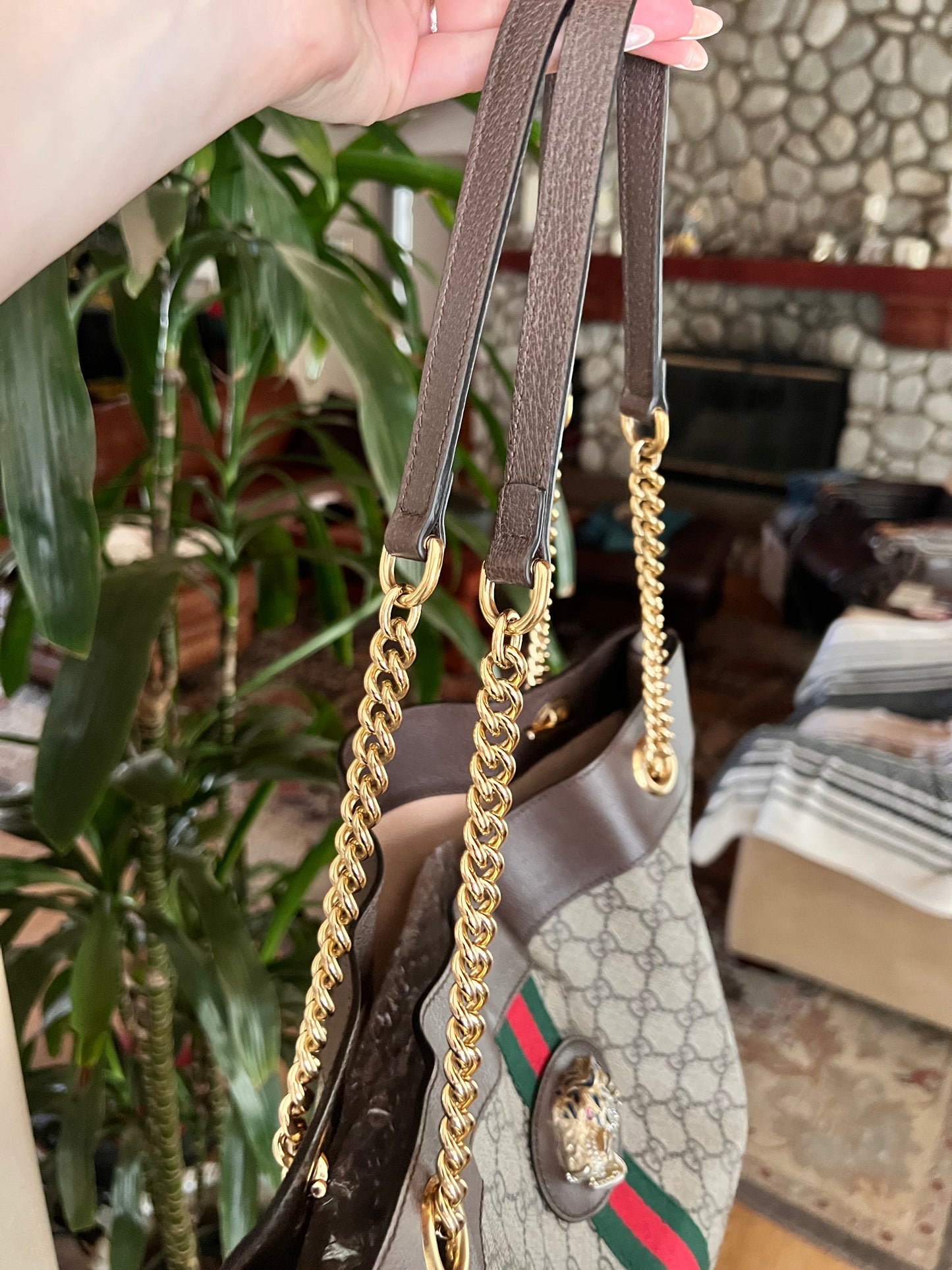 Gucci GG supreme tiger head large tote with pochette