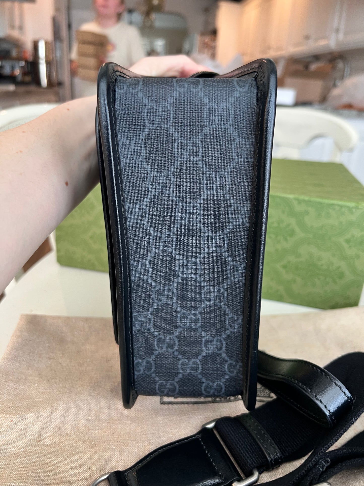 RARE! Gucci GG supreme black small messenger crossbody / wristlet bag