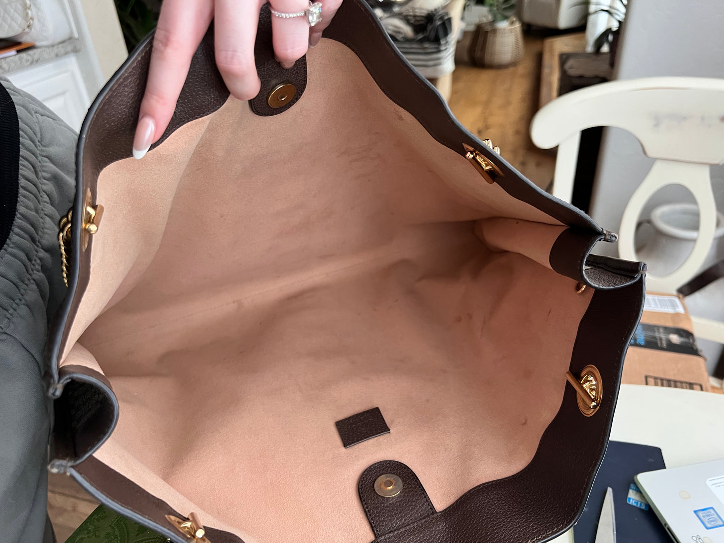 Gucci GG supreme tiger head large tote with pochette