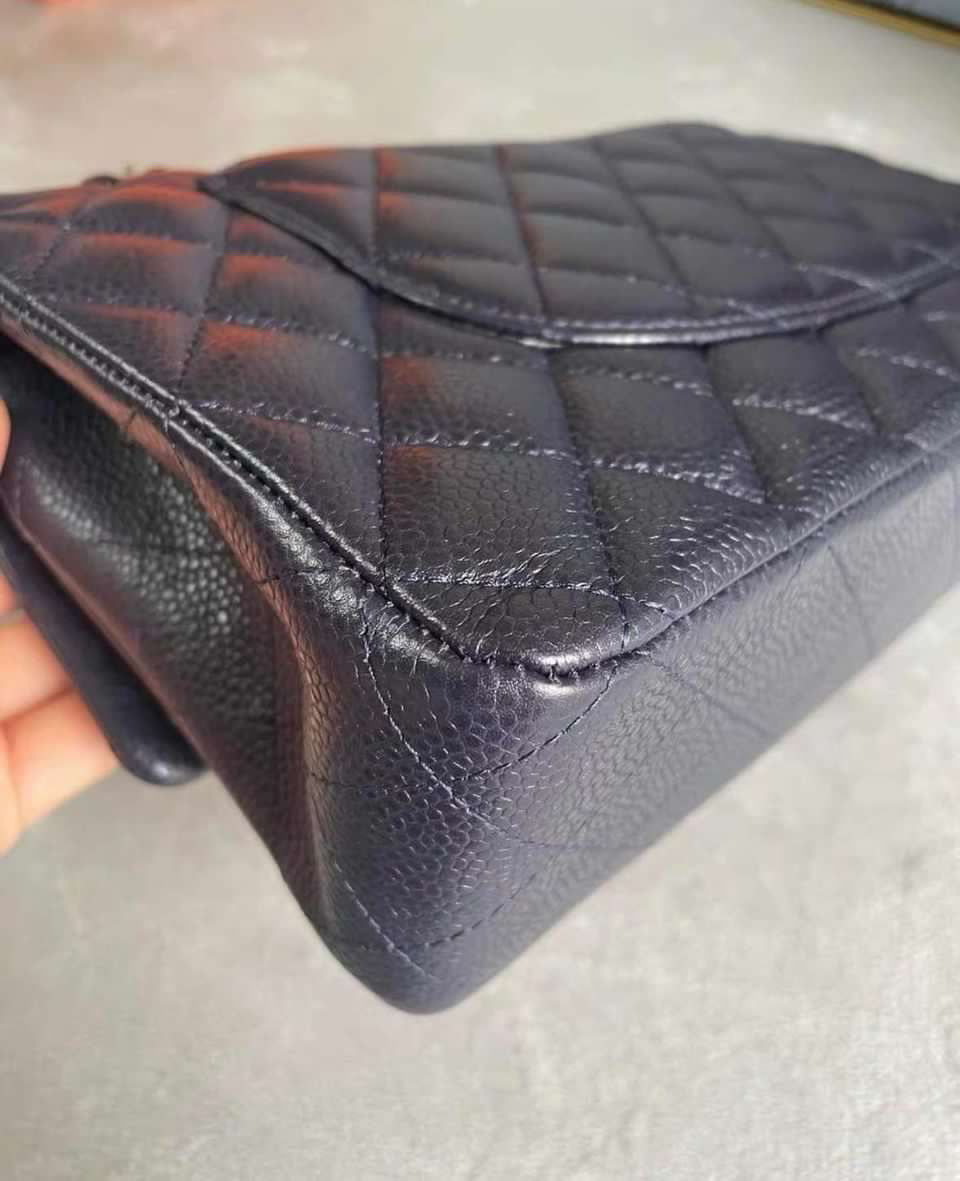Chanel medium classic flap navy caviar SHW