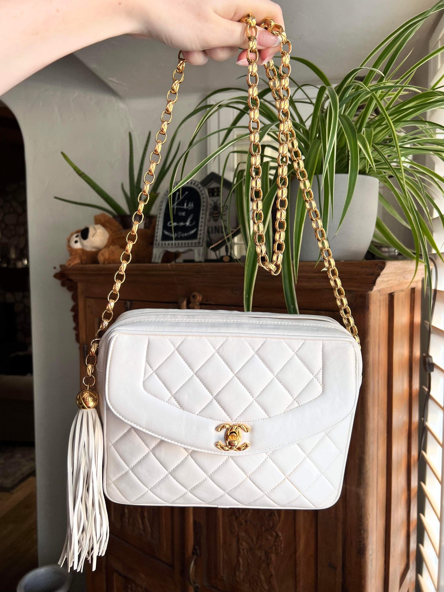 Chanel white lambskin vintage camera crossbody - partial payment