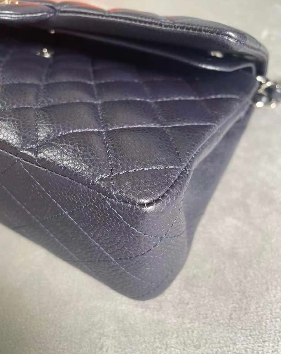 Chanel medium classic flap navy caviar SHW