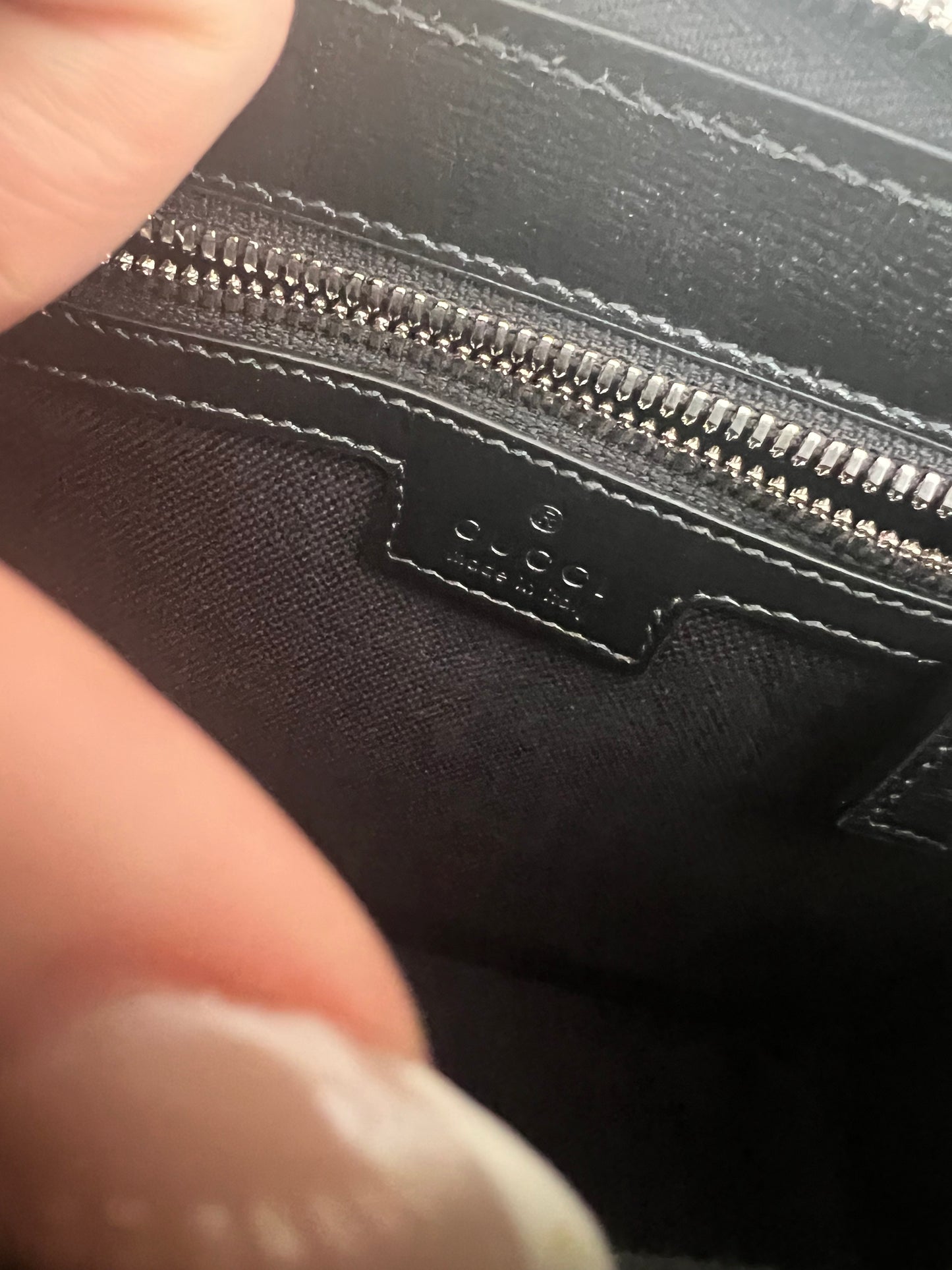 RARE! Gucci GG supreme black small messenger crossbody / wristlet bag