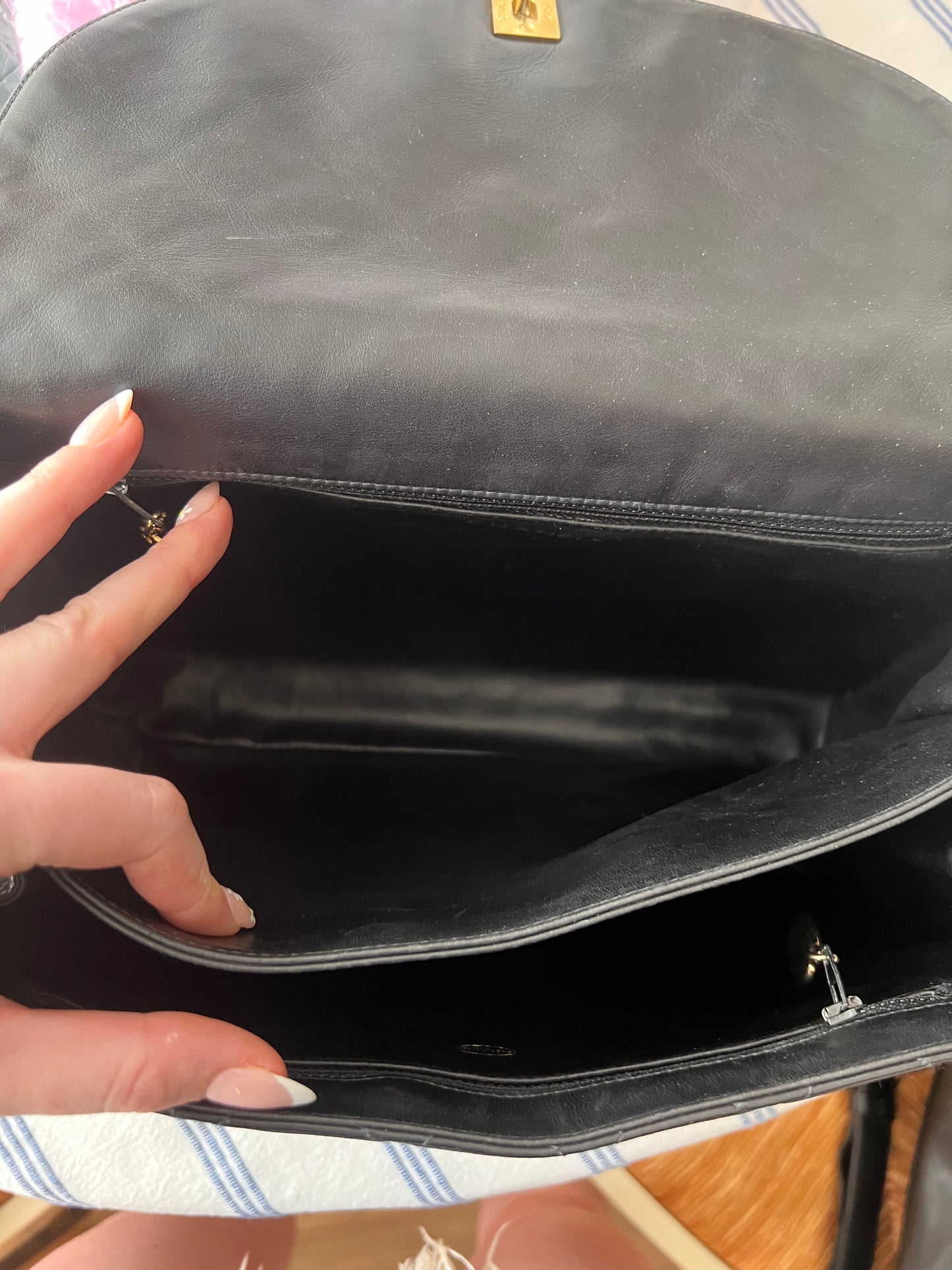 Rare! Vintage Chanel lambskin rounded flap crossbody shoulder bag