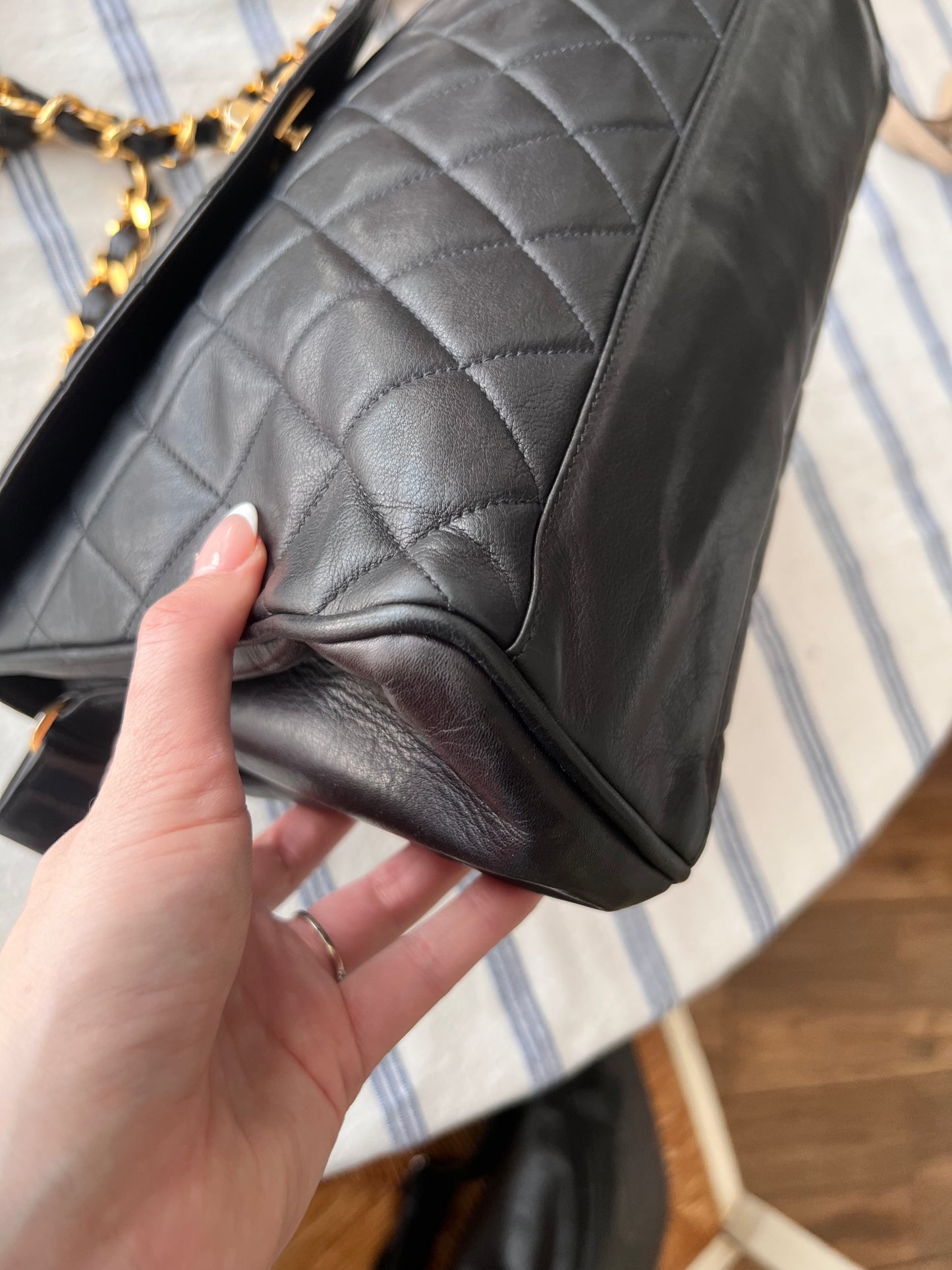 Rare! Vintage Chanel lambskin rounded flap crossbody shoulder bag