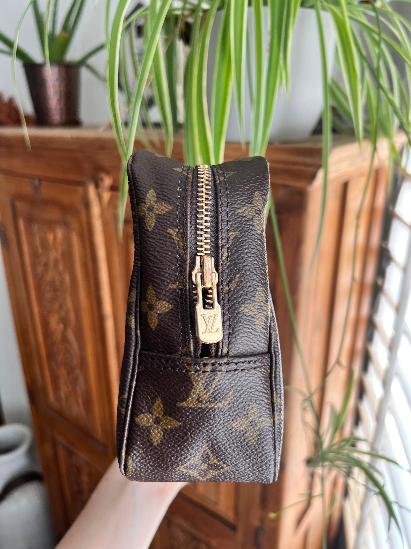 Louis Vuitton monogram Trousse 24