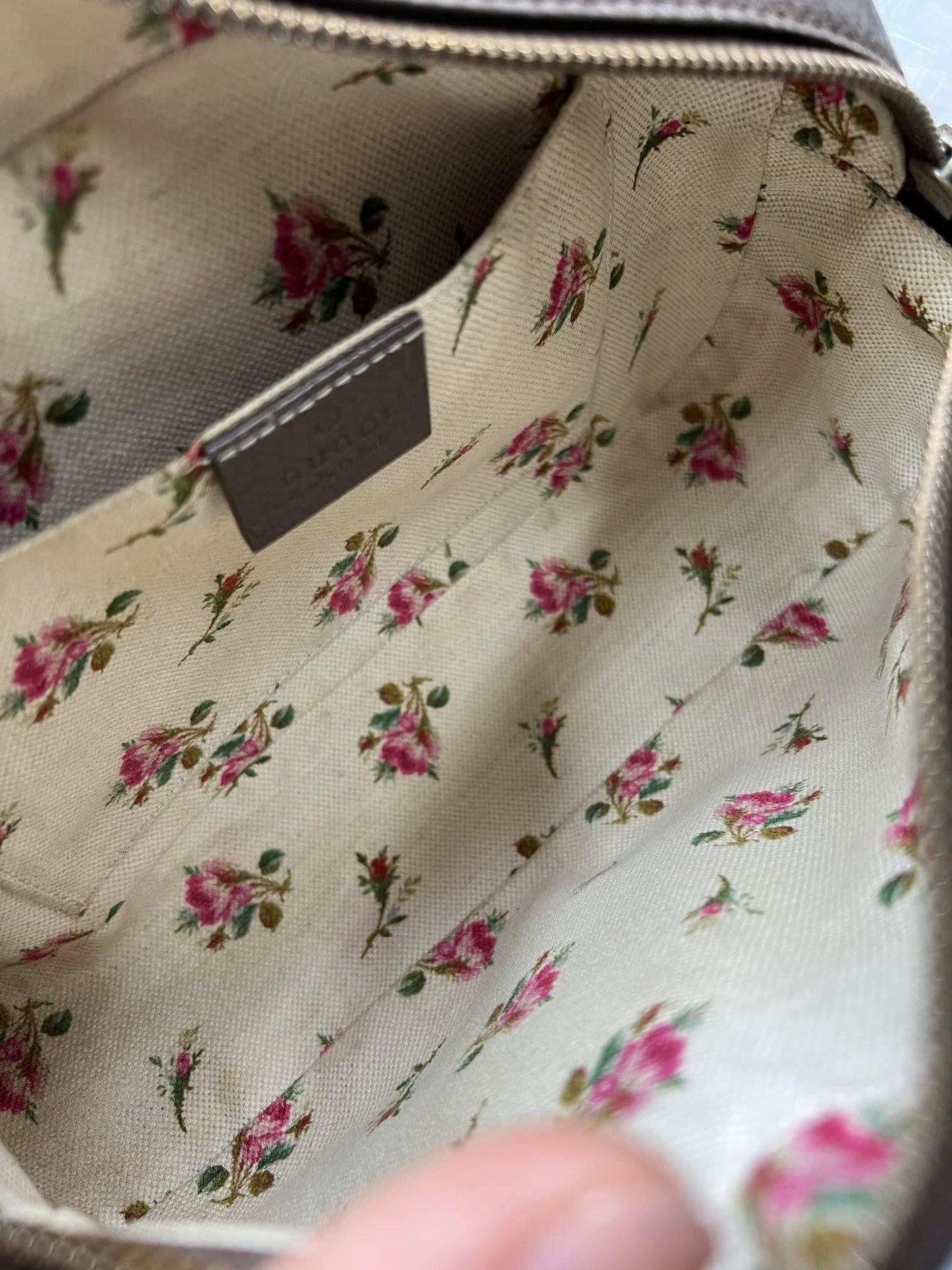 Gucci Neo GG supreme messenger bag