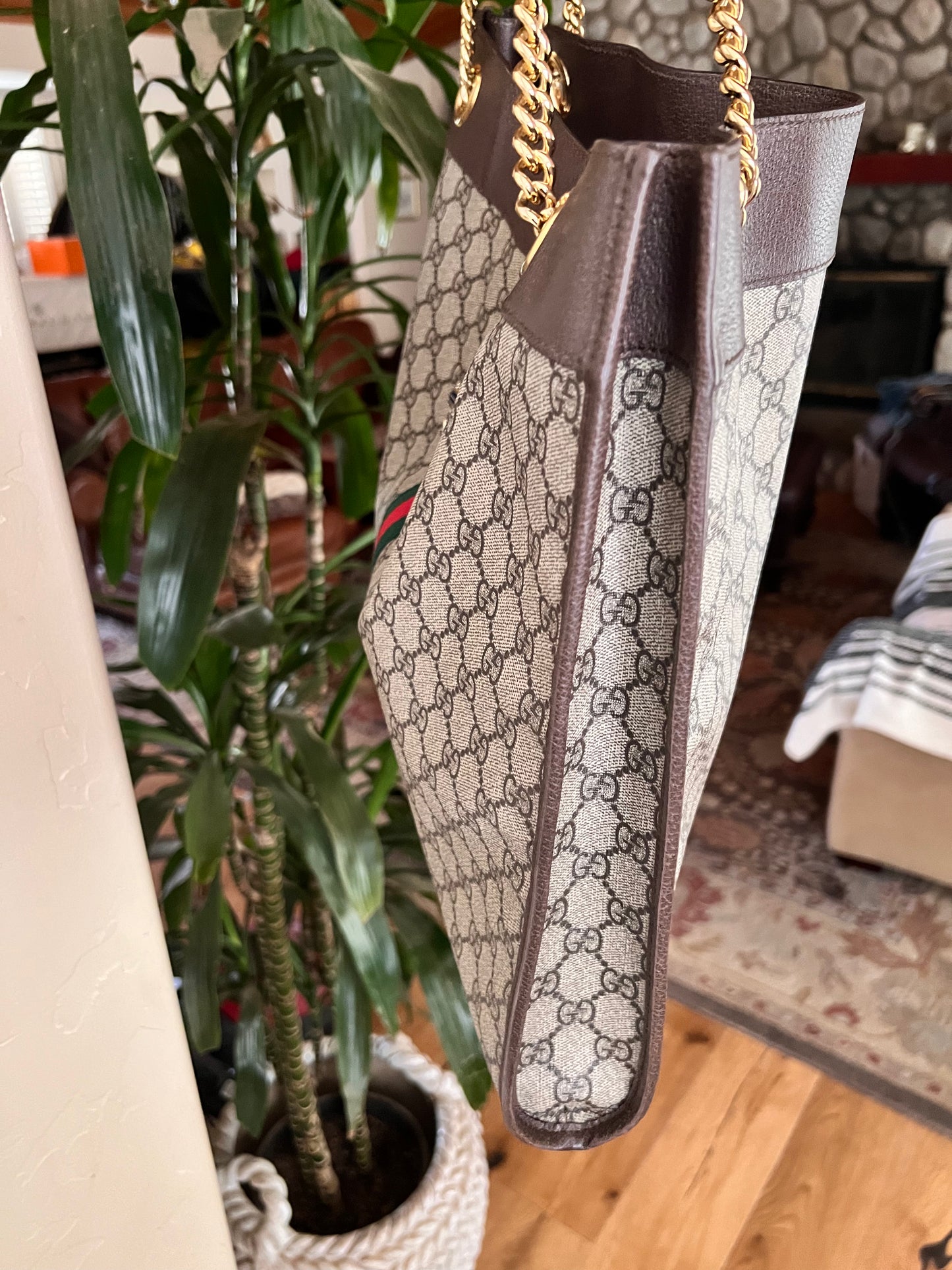 Gucci GG supreme tiger head large tote with pochette