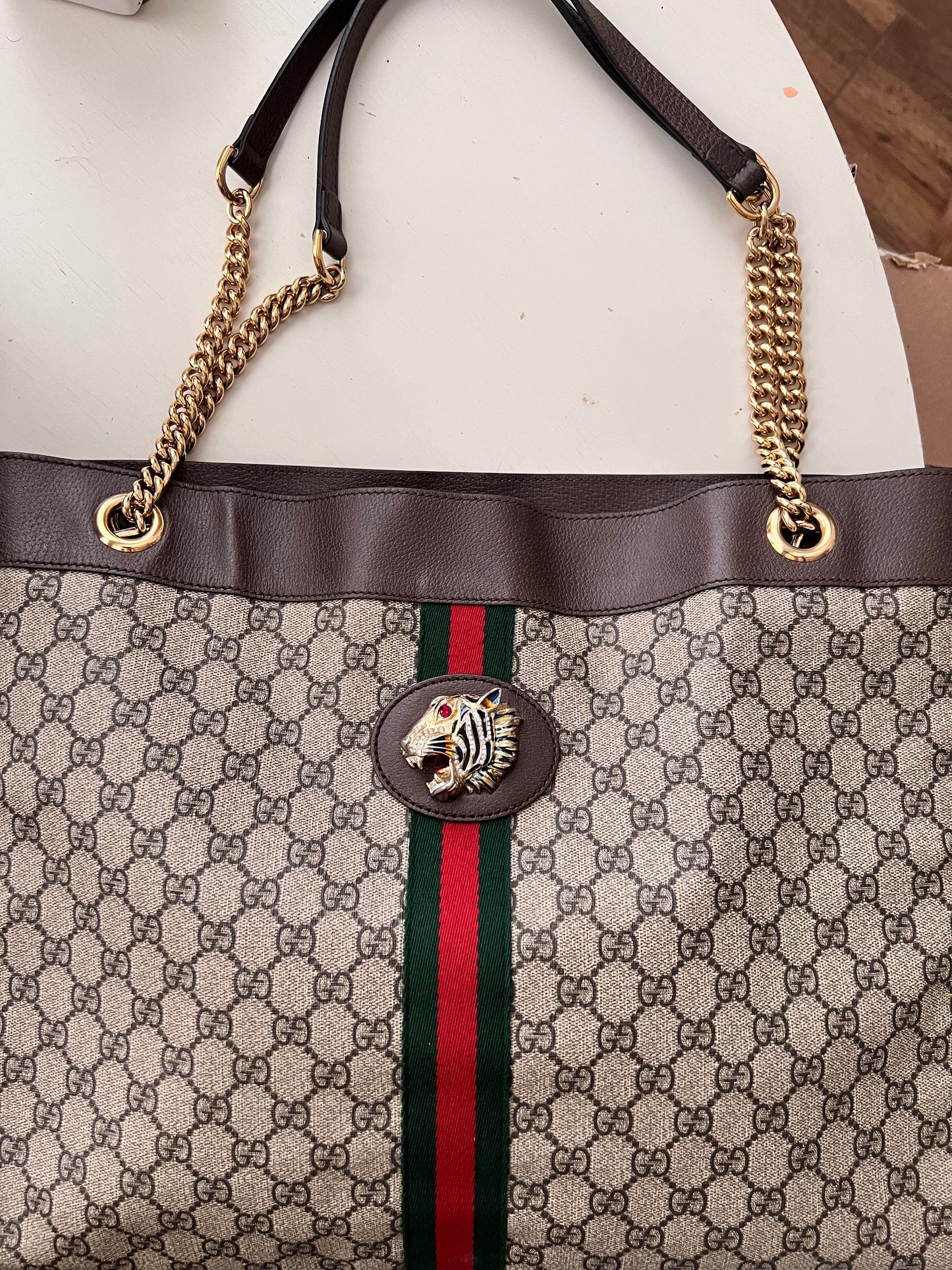 Gucci GG supreme tiger head large tote with pochette