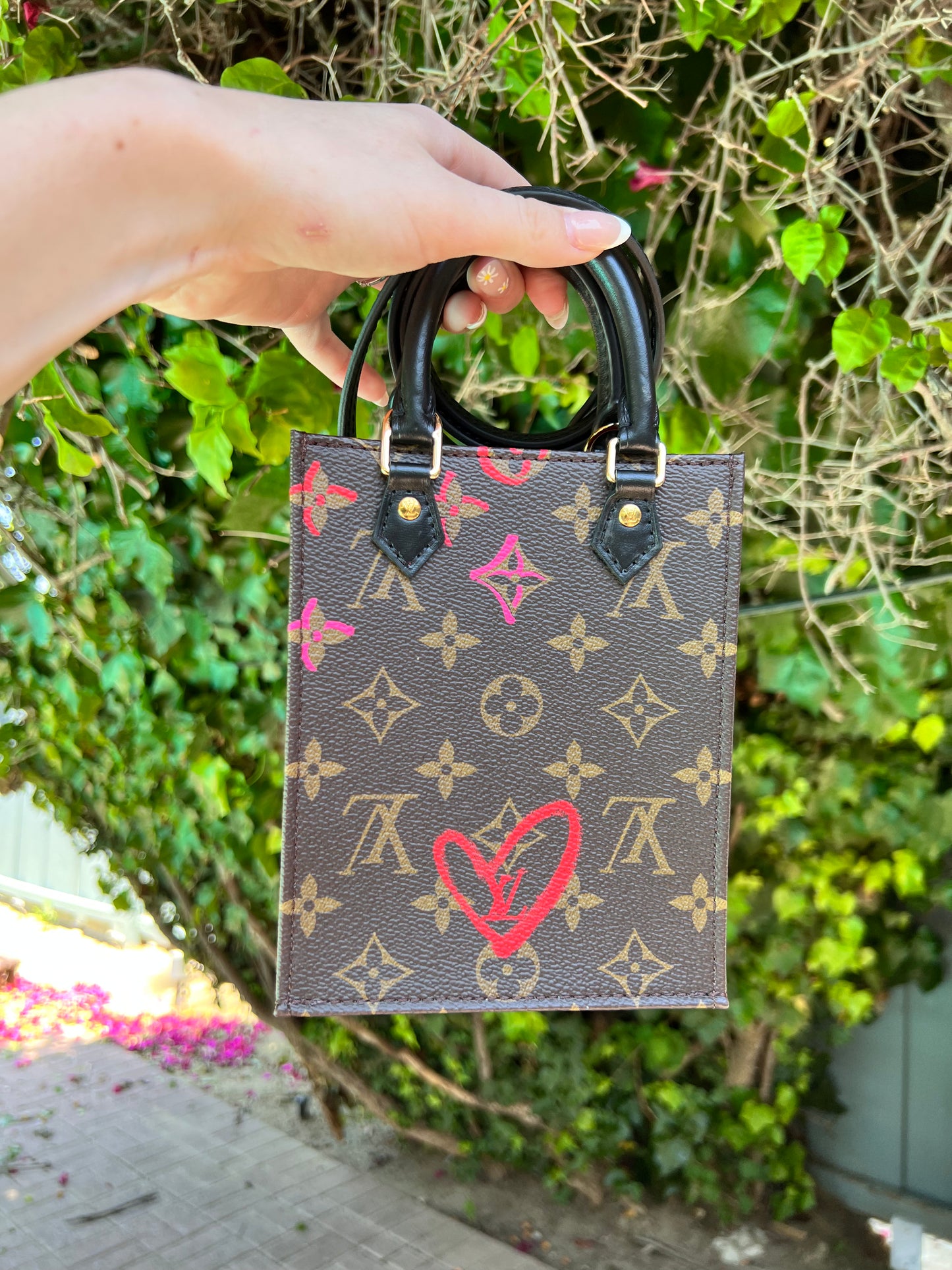 Louis Vuitton Limited Edition Fall in love mini sac plat