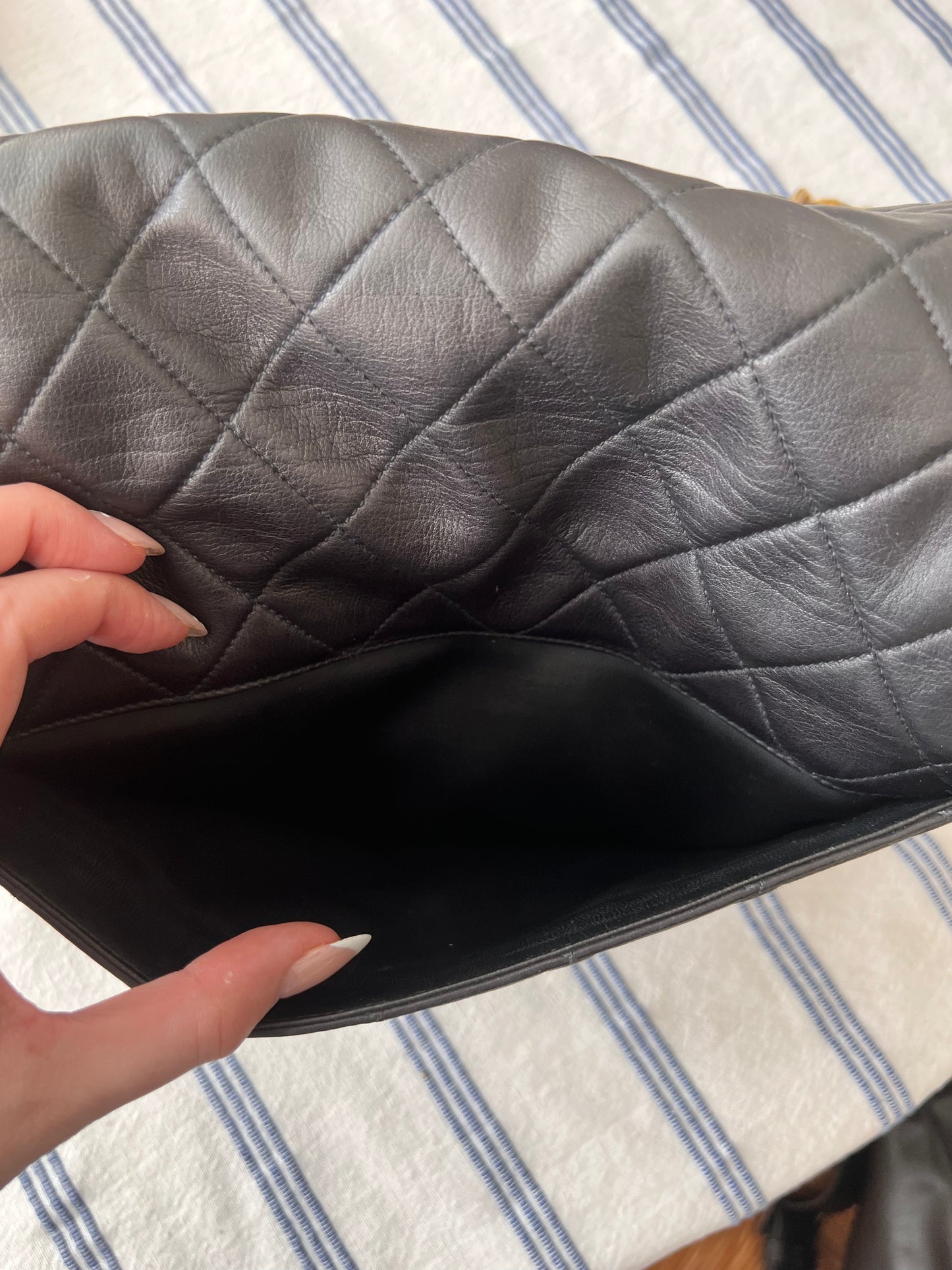 Rare! Vintage Chanel lambskin rounded flap crossbody shoulder bag