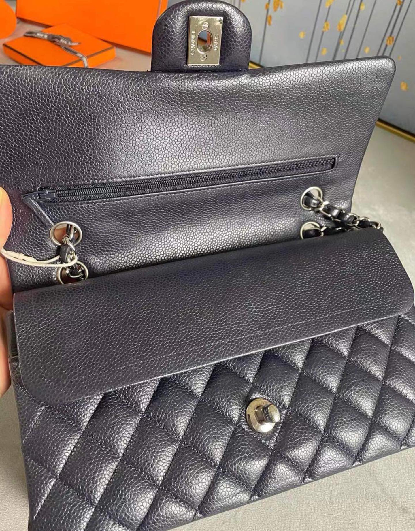 Chanel medium classic flap navy caviar SHW