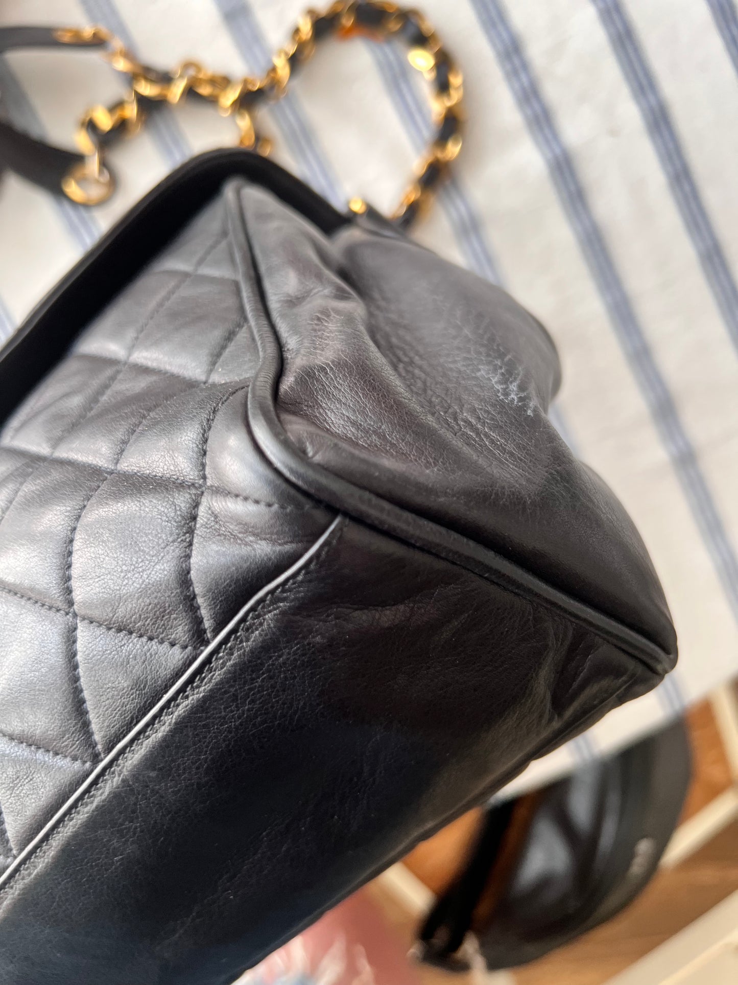 Rare! Vintage Chanel lambskin rounded flap crossbody shoulder bag
