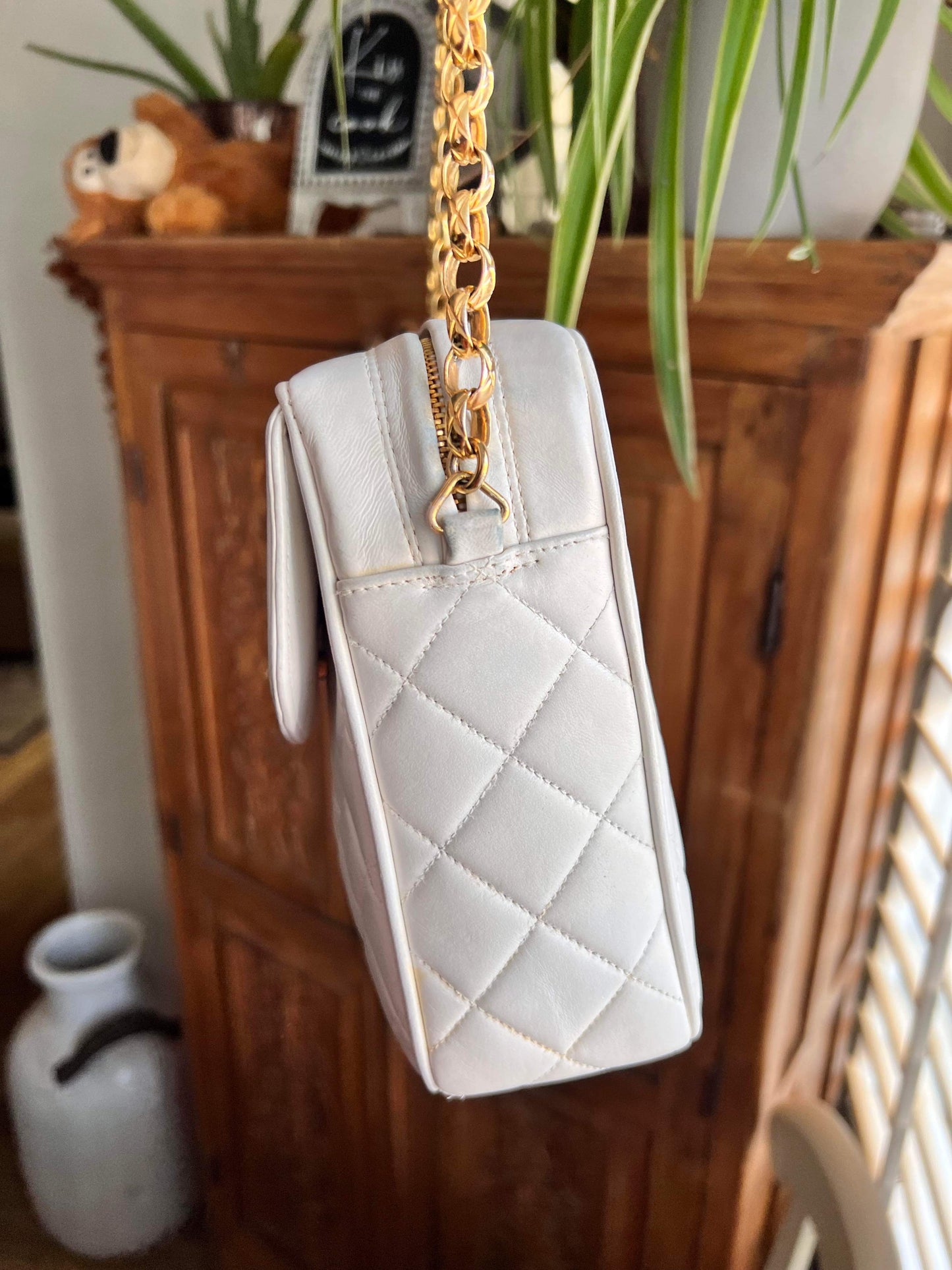 Chanel white lambskin vintage camera crossbody - partial payment