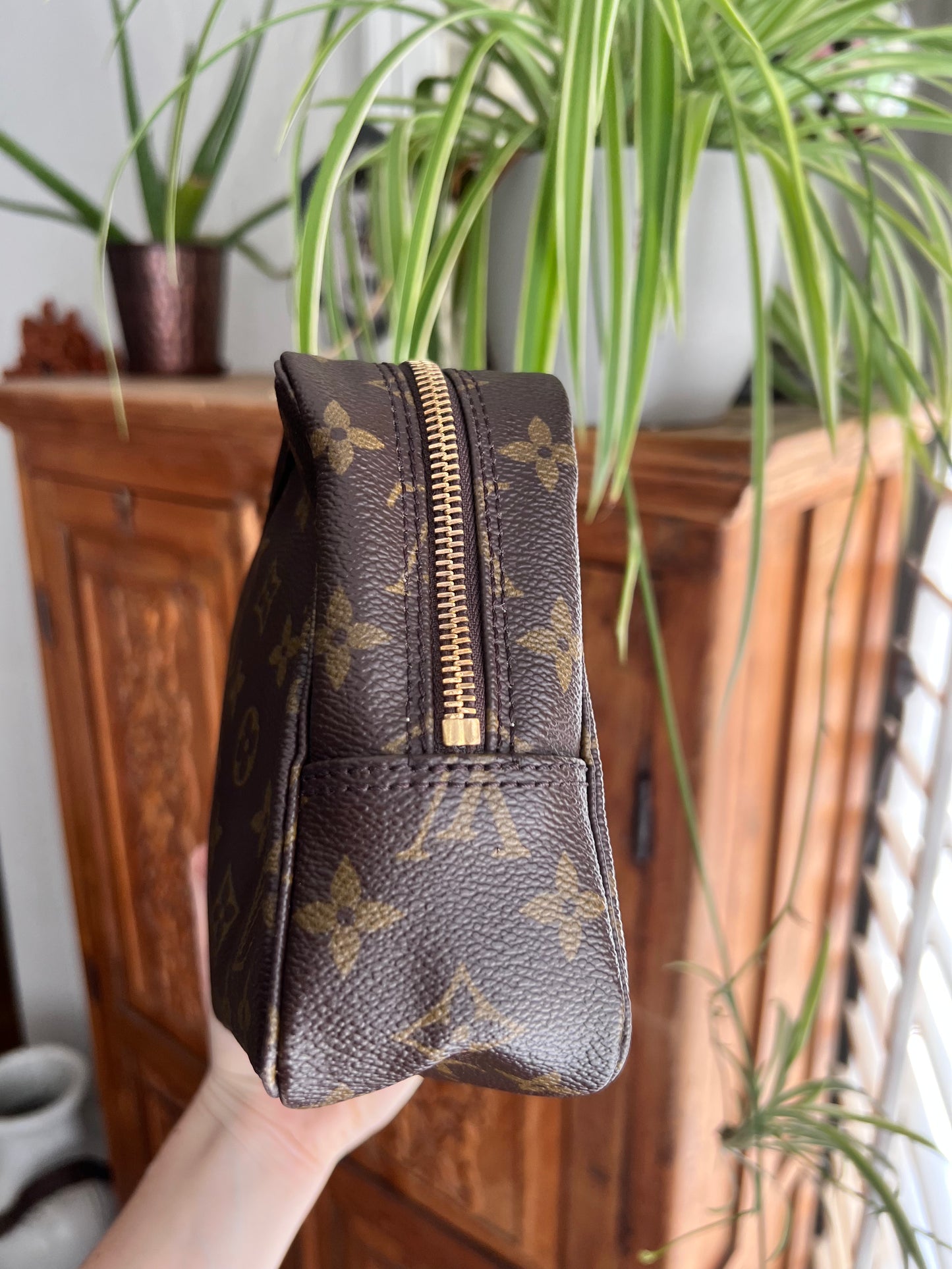 Louis Vuitton monogram Trousse 24