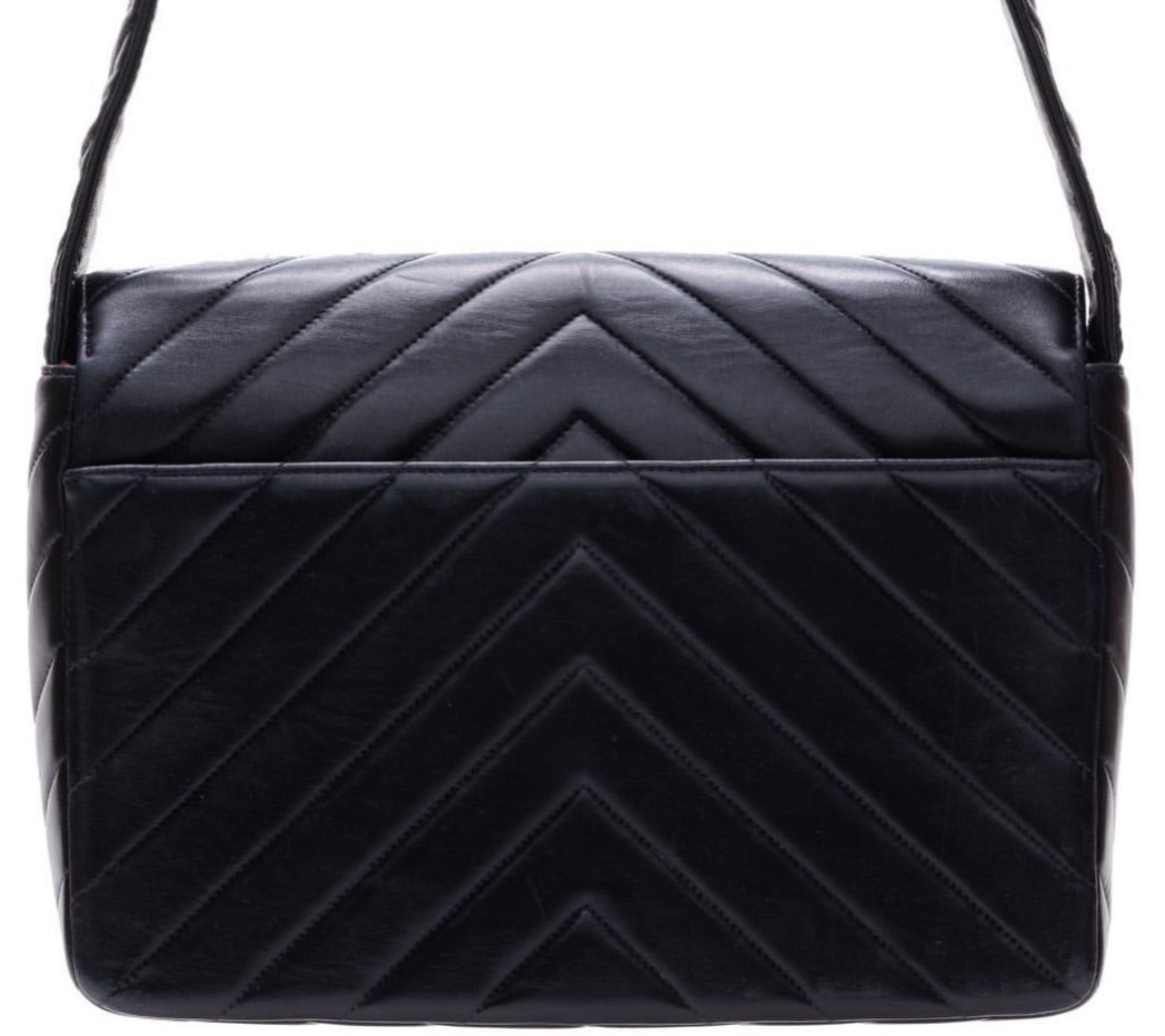 Chanel chevron black lambskin messenger flap bag