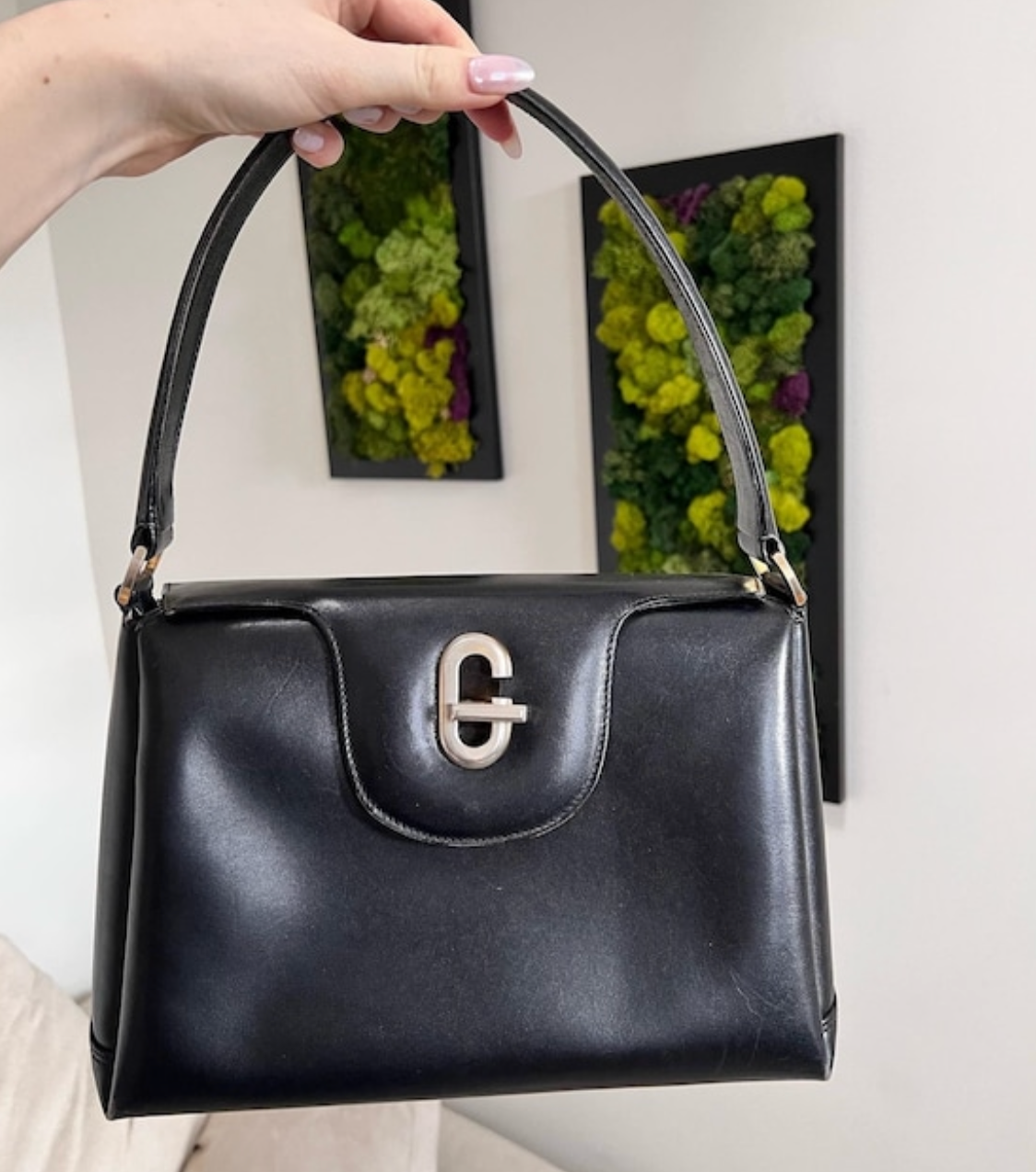 Authentic vintage Gucci black top-clasp leather handbag