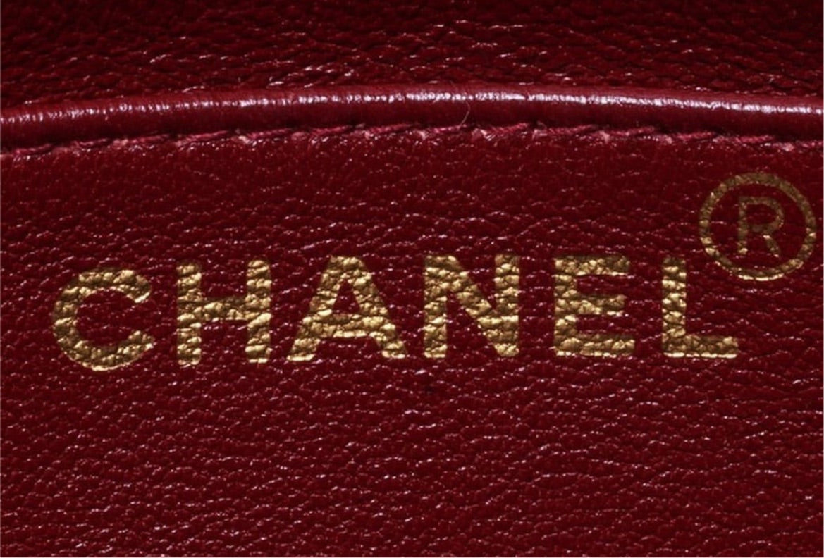 Chanel chevron black lambskin messenger flap bag
