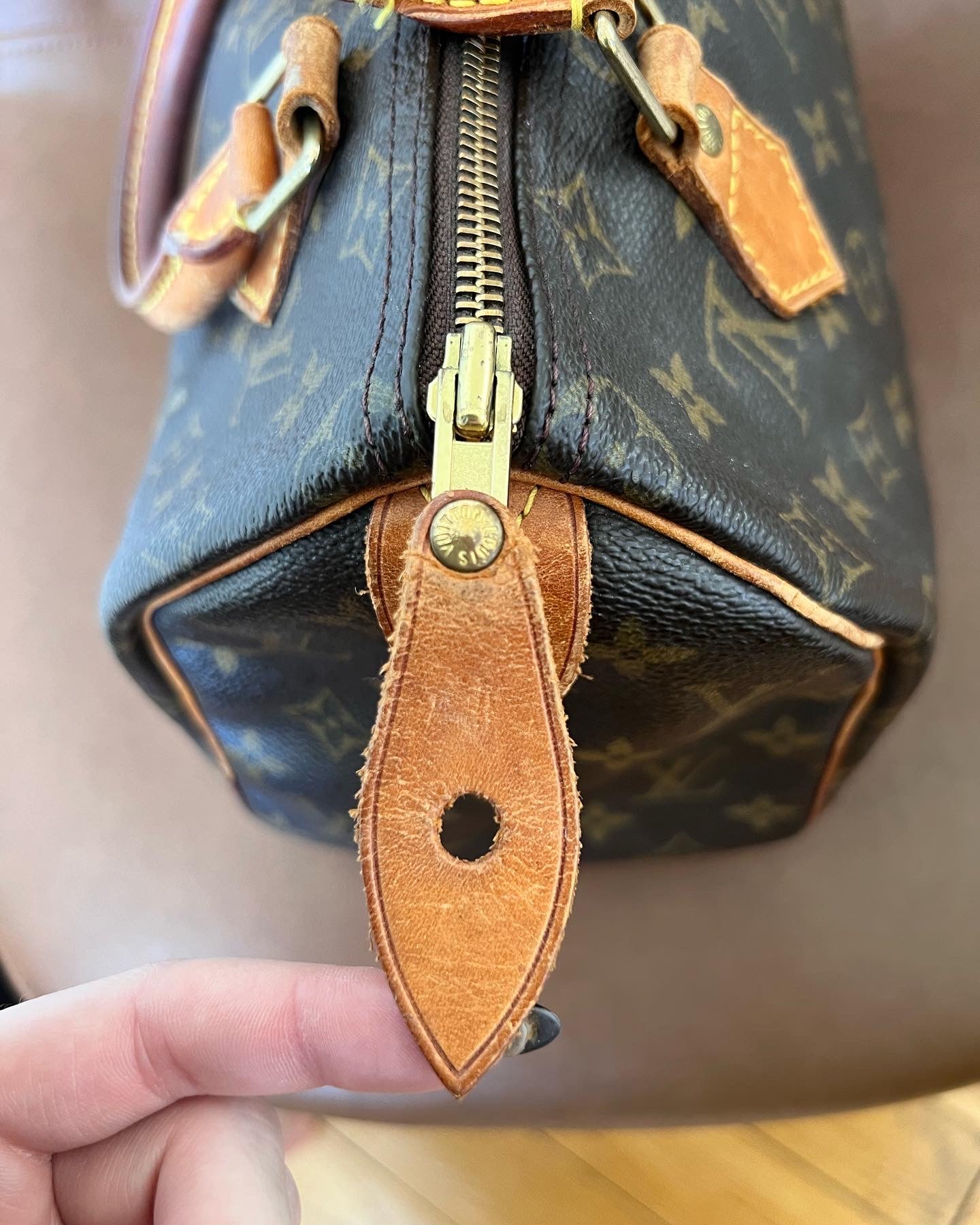 Louis Vuitton vintage monogram speedy 25