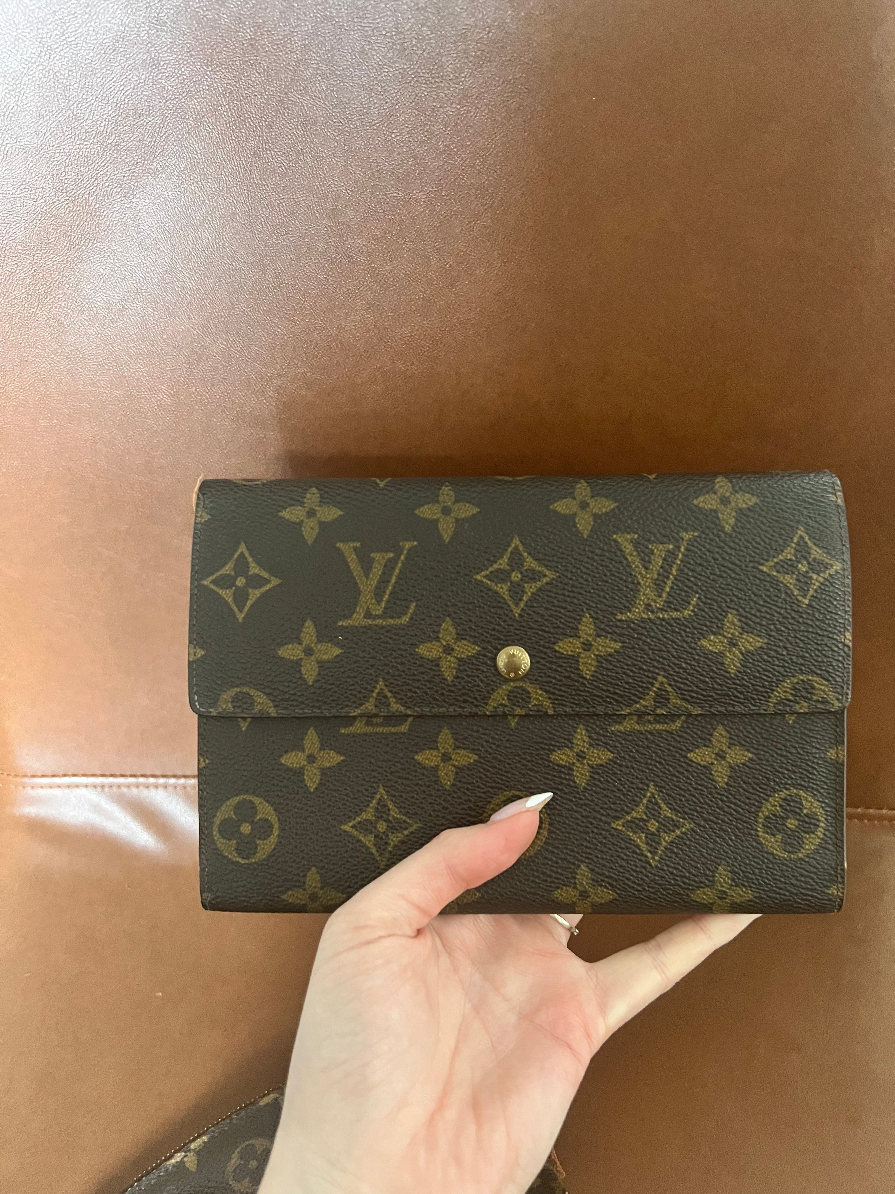 Louis Vuitton Monogram Pochette Passport Trifold Crossbody Wallet EUC! -  $495 (75% Off Retail) - From Katie