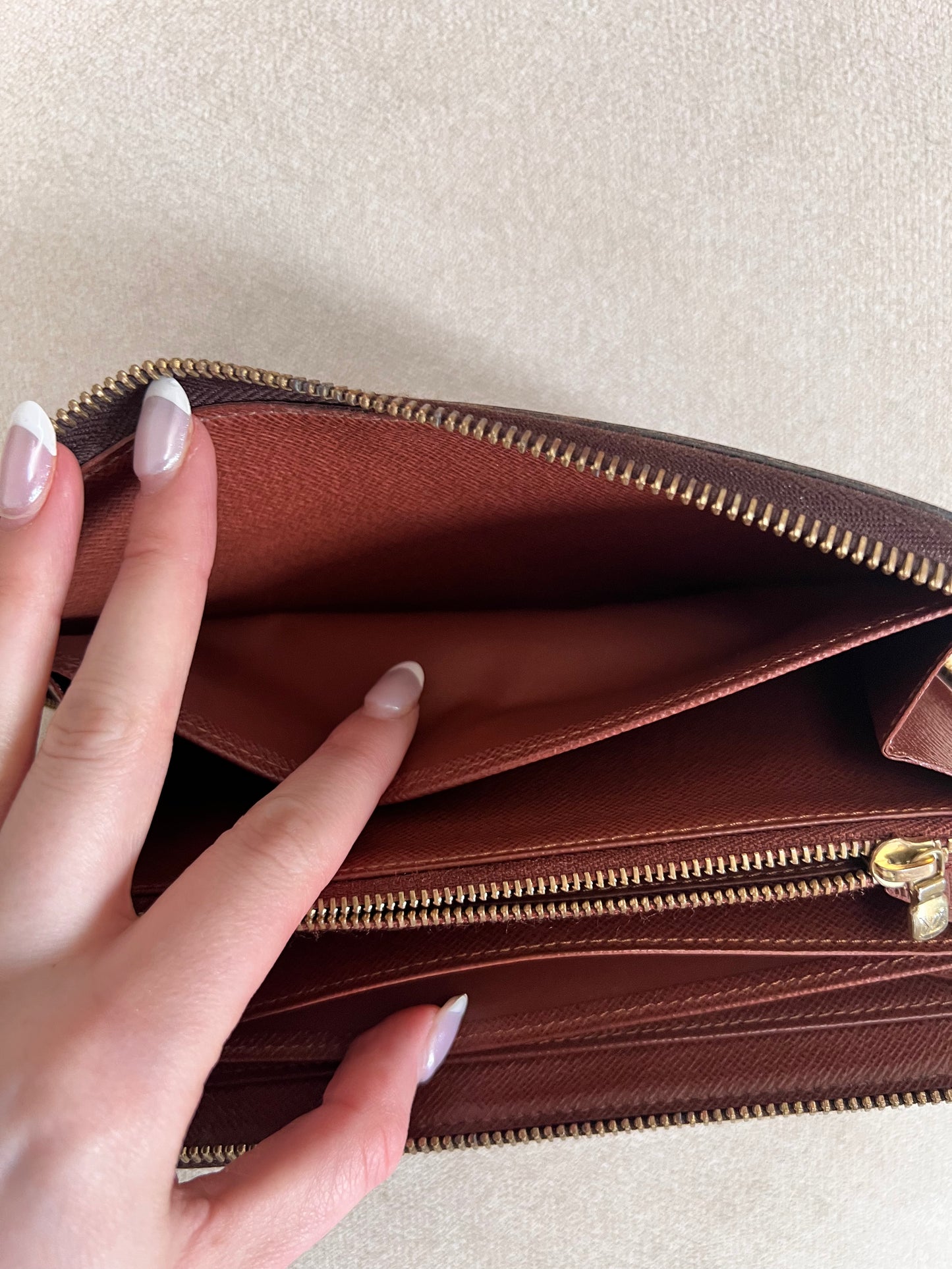 Louis Vuitton monogram zippy wallet