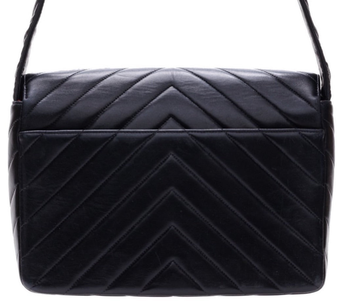 Chanel chevron black lambskin messenger flap bag