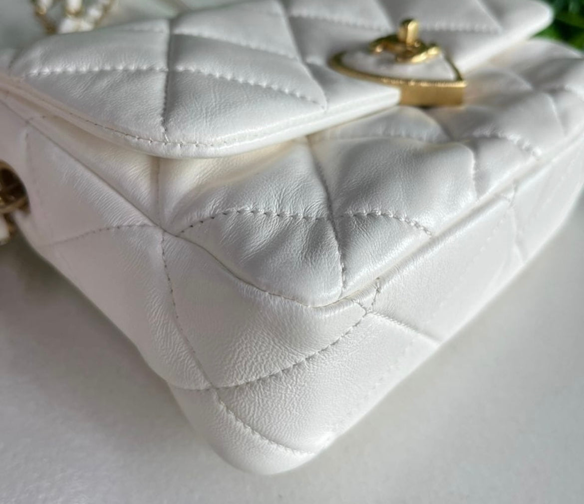 Chanel 23S white lambskin coco love CC heart flap