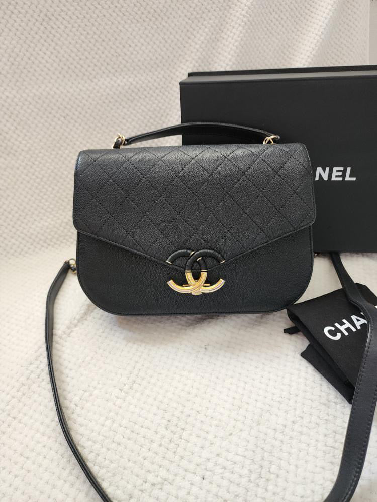 Chanel CC black caviar logo chain flap bag GHW