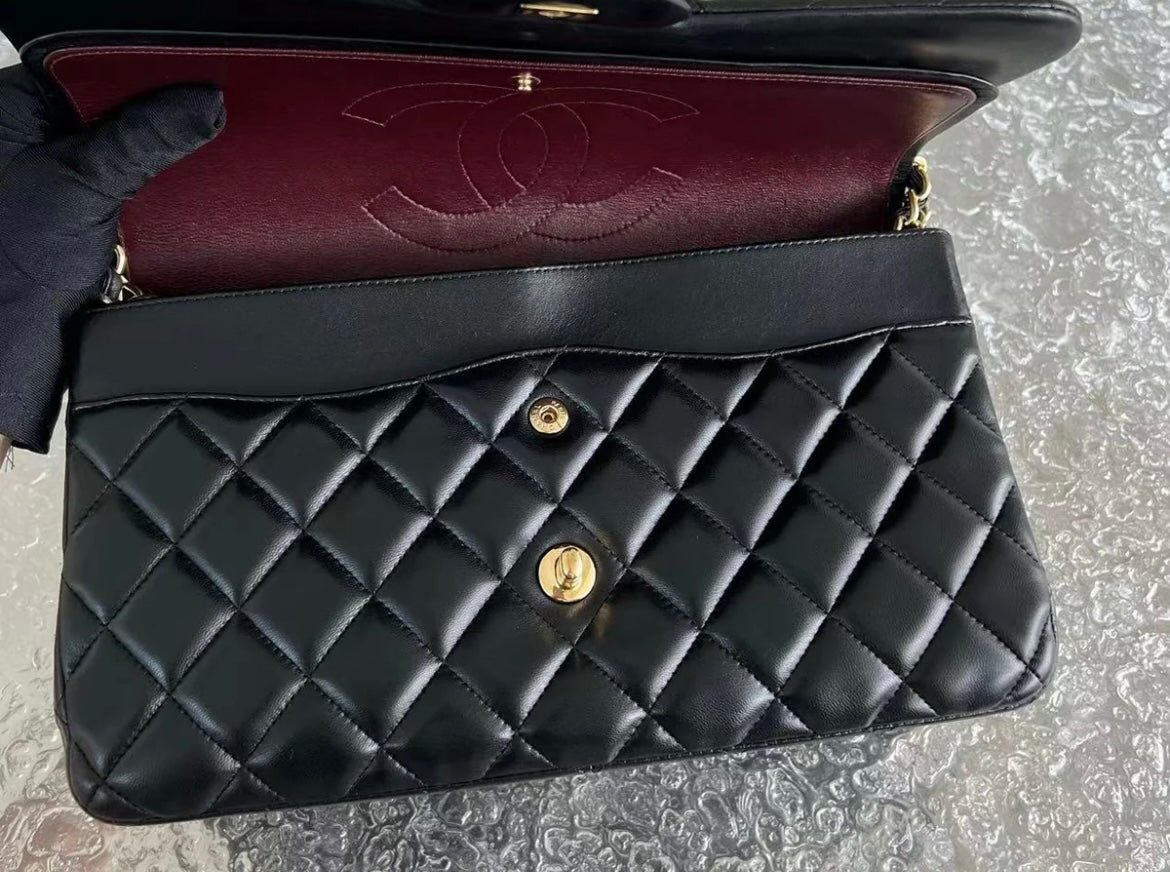 Chanel jumbo double flap black lambskin GHW