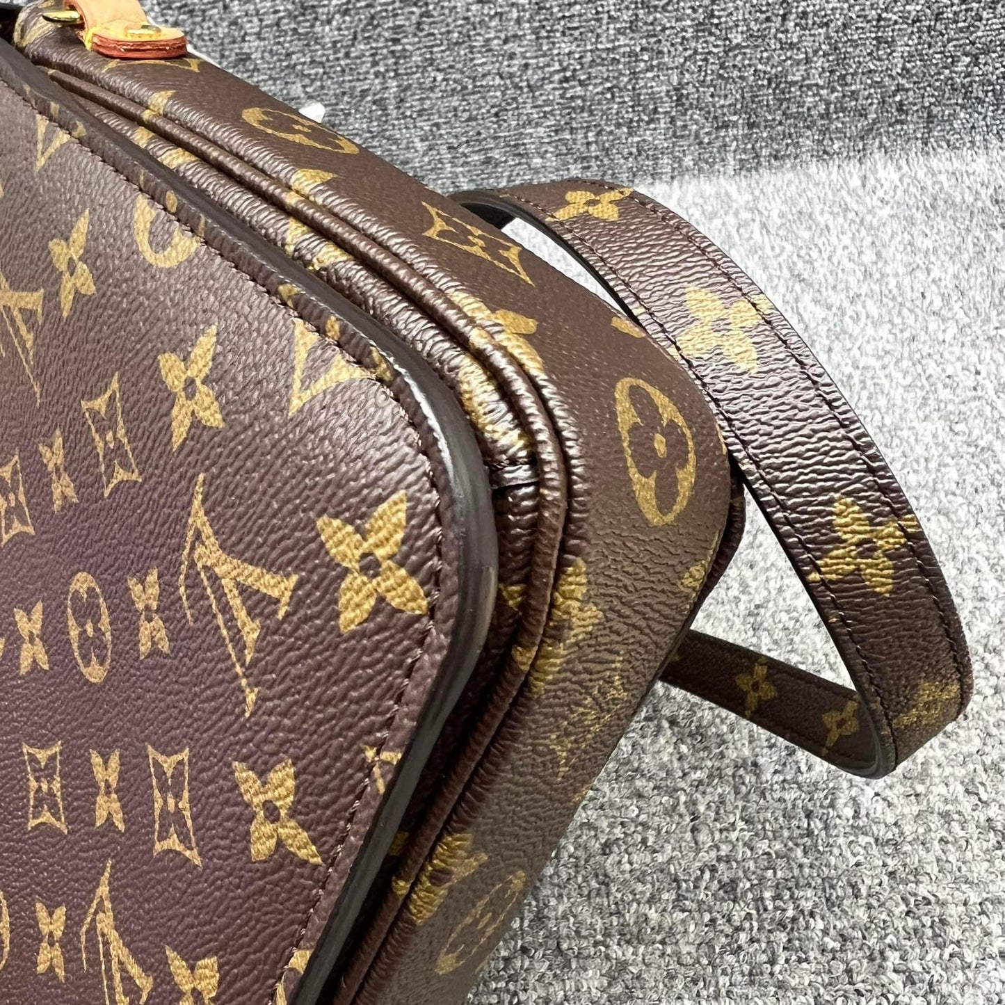 Louis Vuitton monogram pochette Métis bag