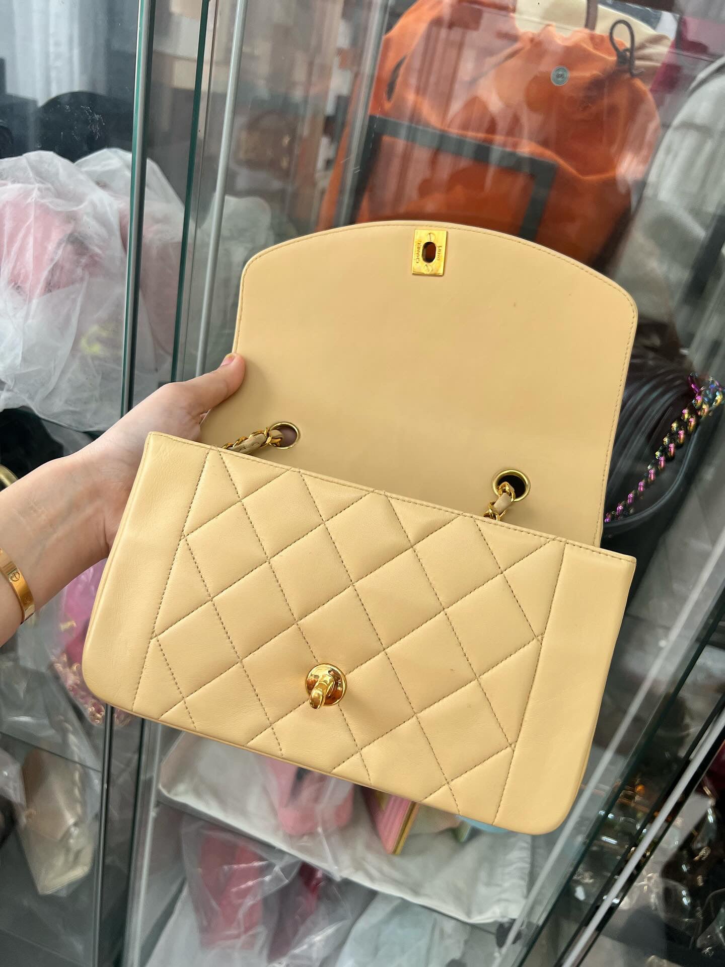 Chanel vintage small Diana beige lambskin