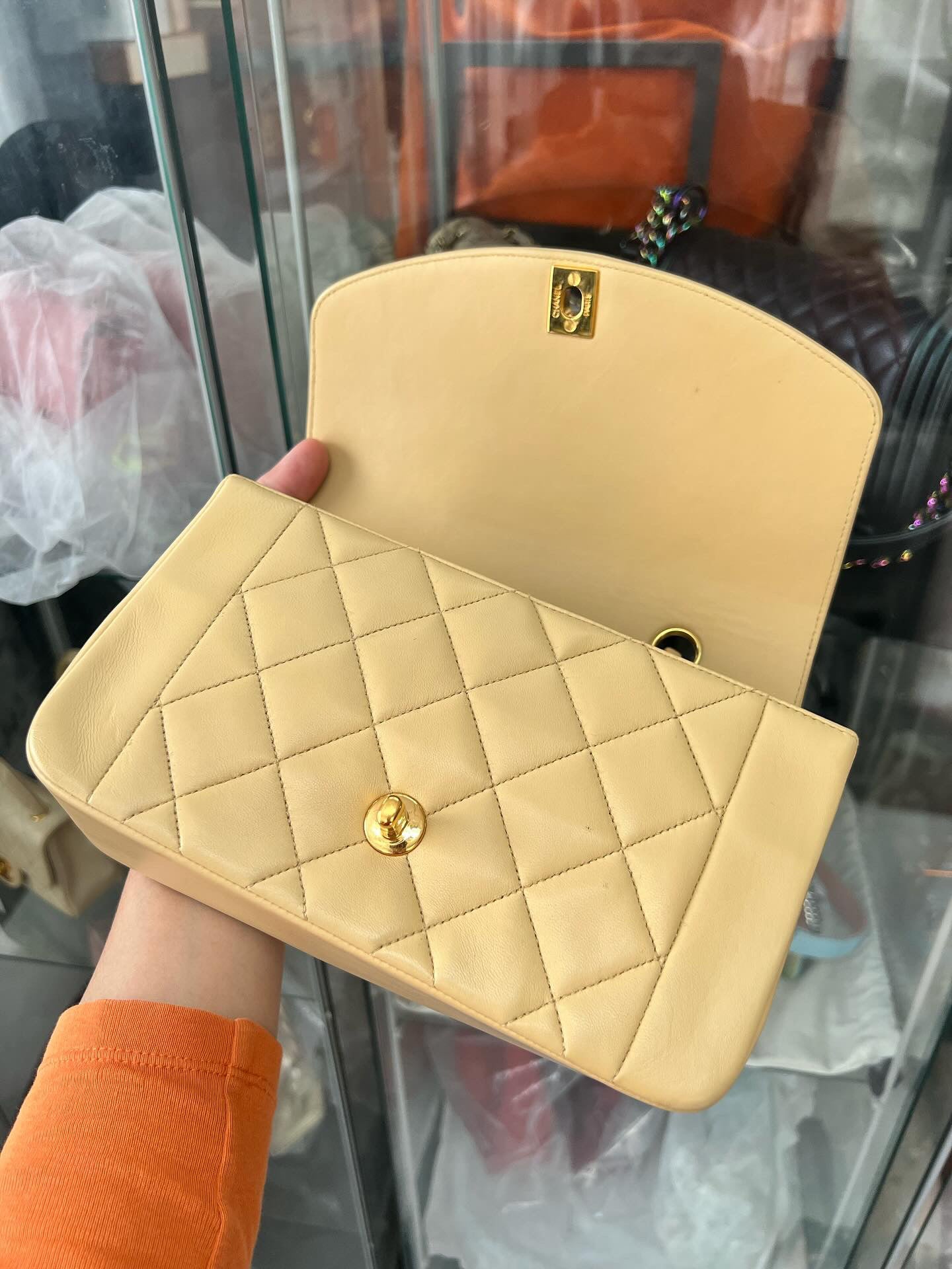 Chanel vintage small Diana beige lambskin