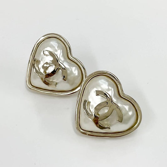 Chanel Pearl CC heart gold earring studs