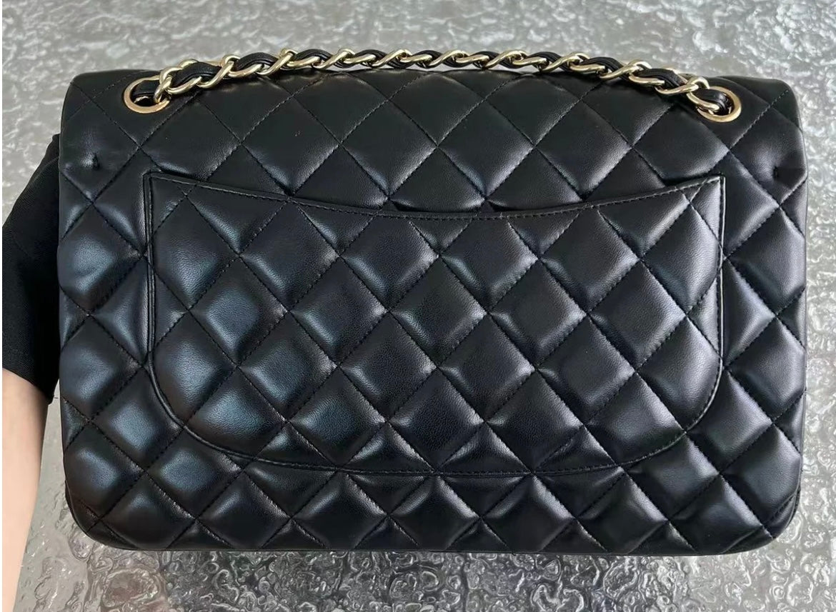 Chanel jumbo double flap black lambskin GHW