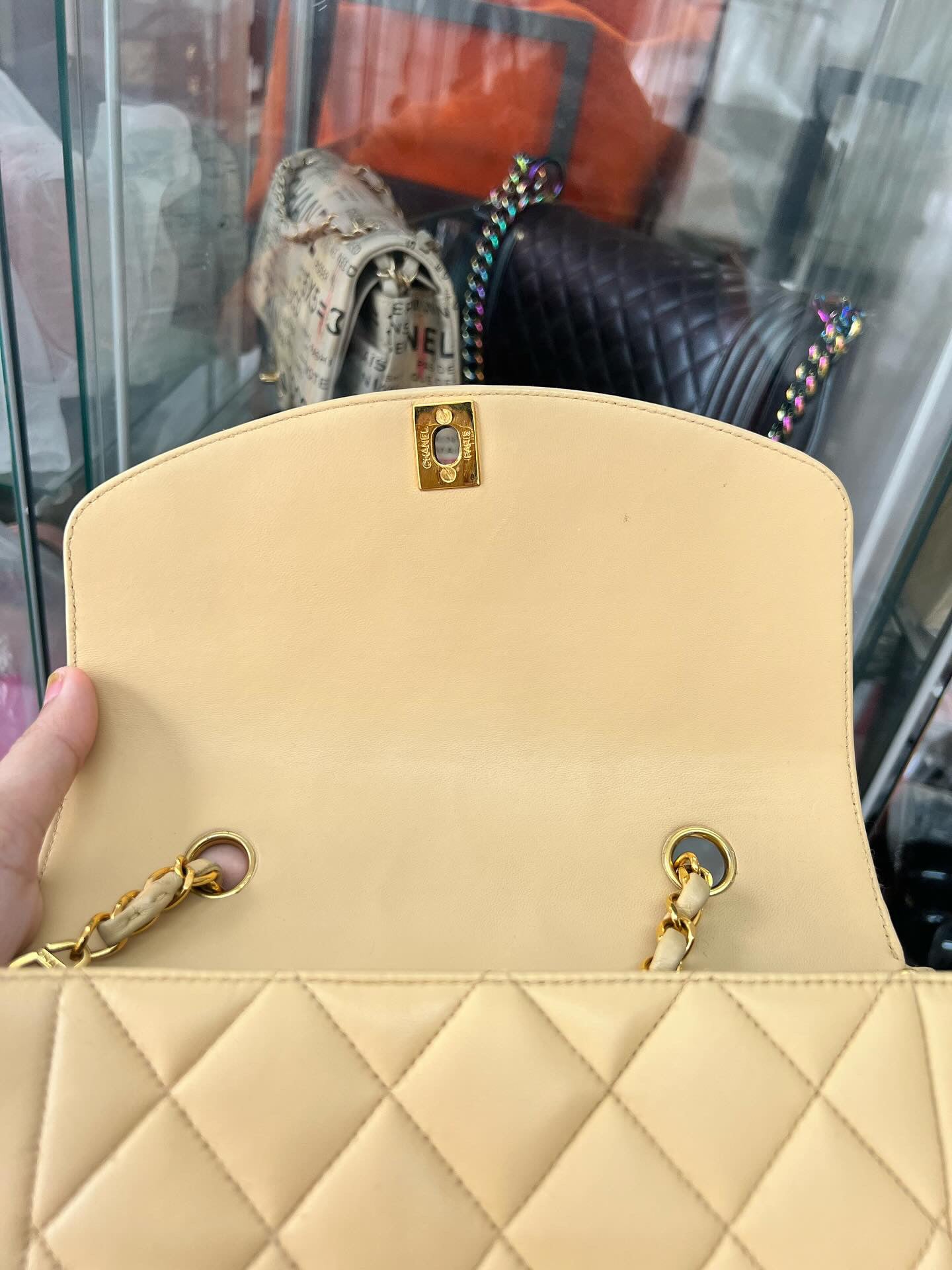 Chanel vintage small Diana beige lambskin